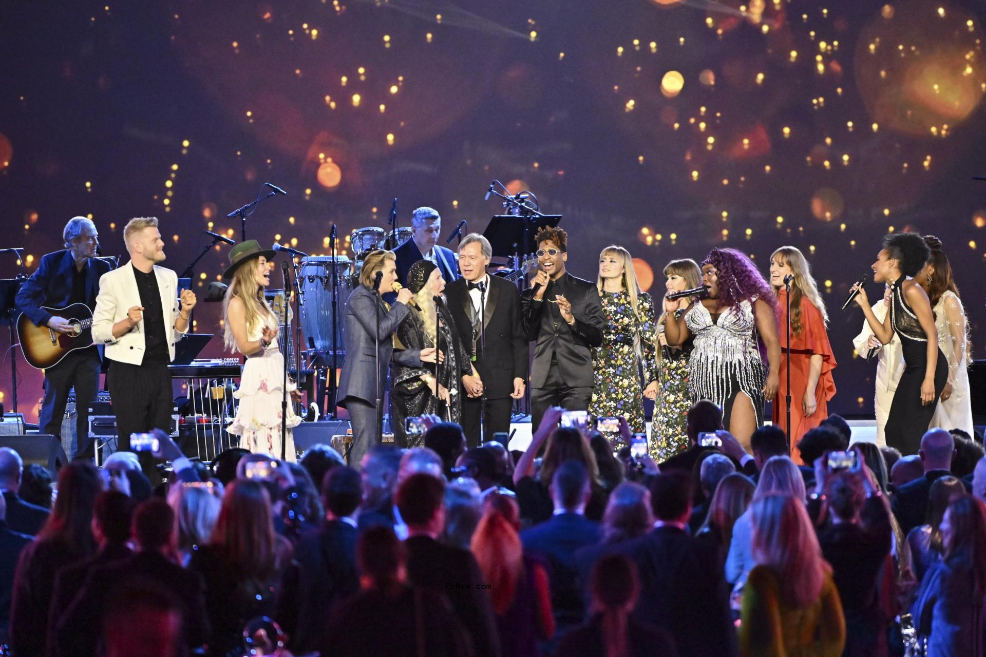 Joni Mitchell Has a Vegas Evening as Brandi Carlile, Jon Batiste and All-Star Cast Offer Three-Hour Salute for MusiCares