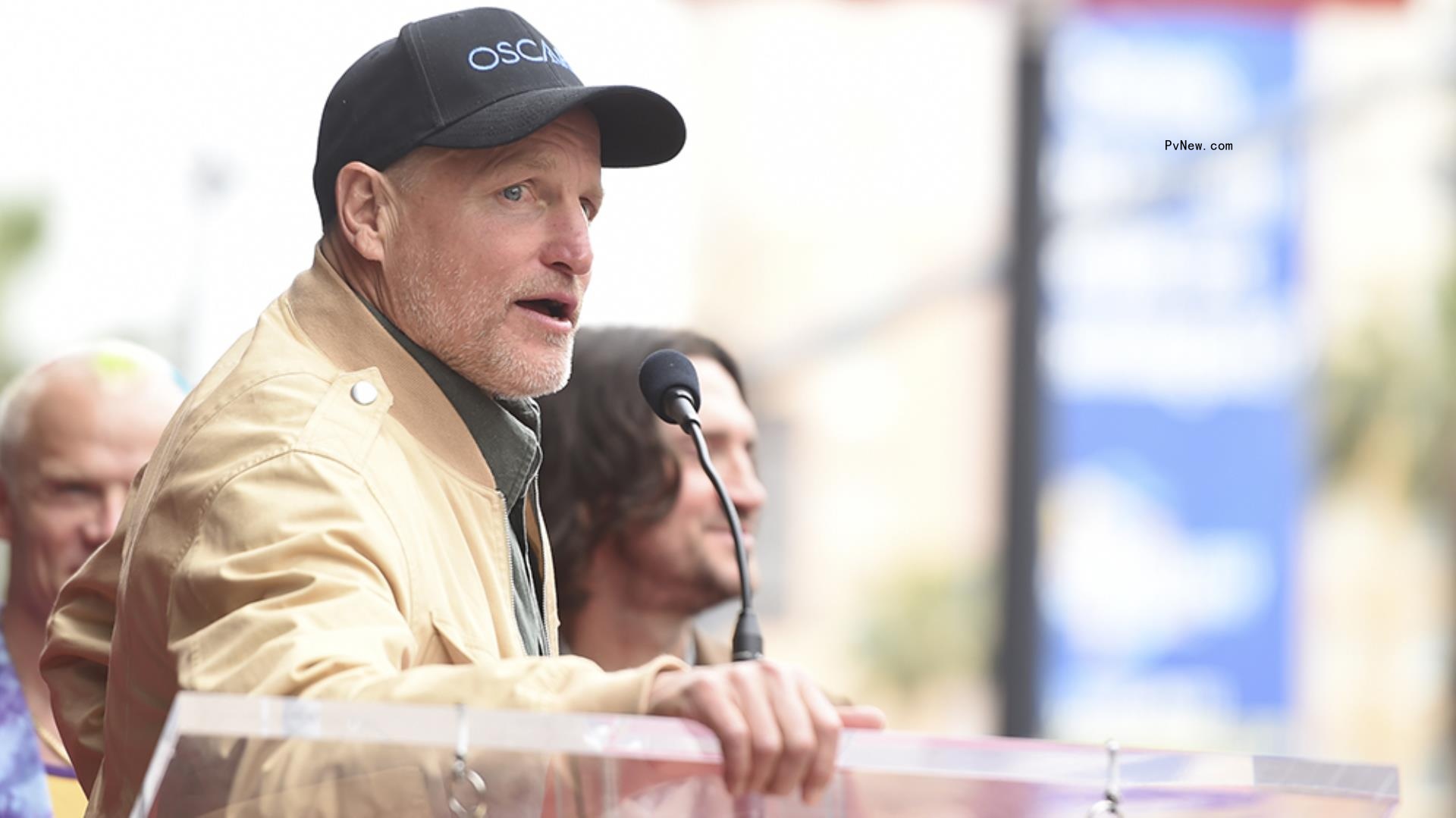 Red Hot Chili Peppers’ Hollywood Walk of Fame Star Dedication Draws Huge Crowd, Woody Harrelson, George Clinton