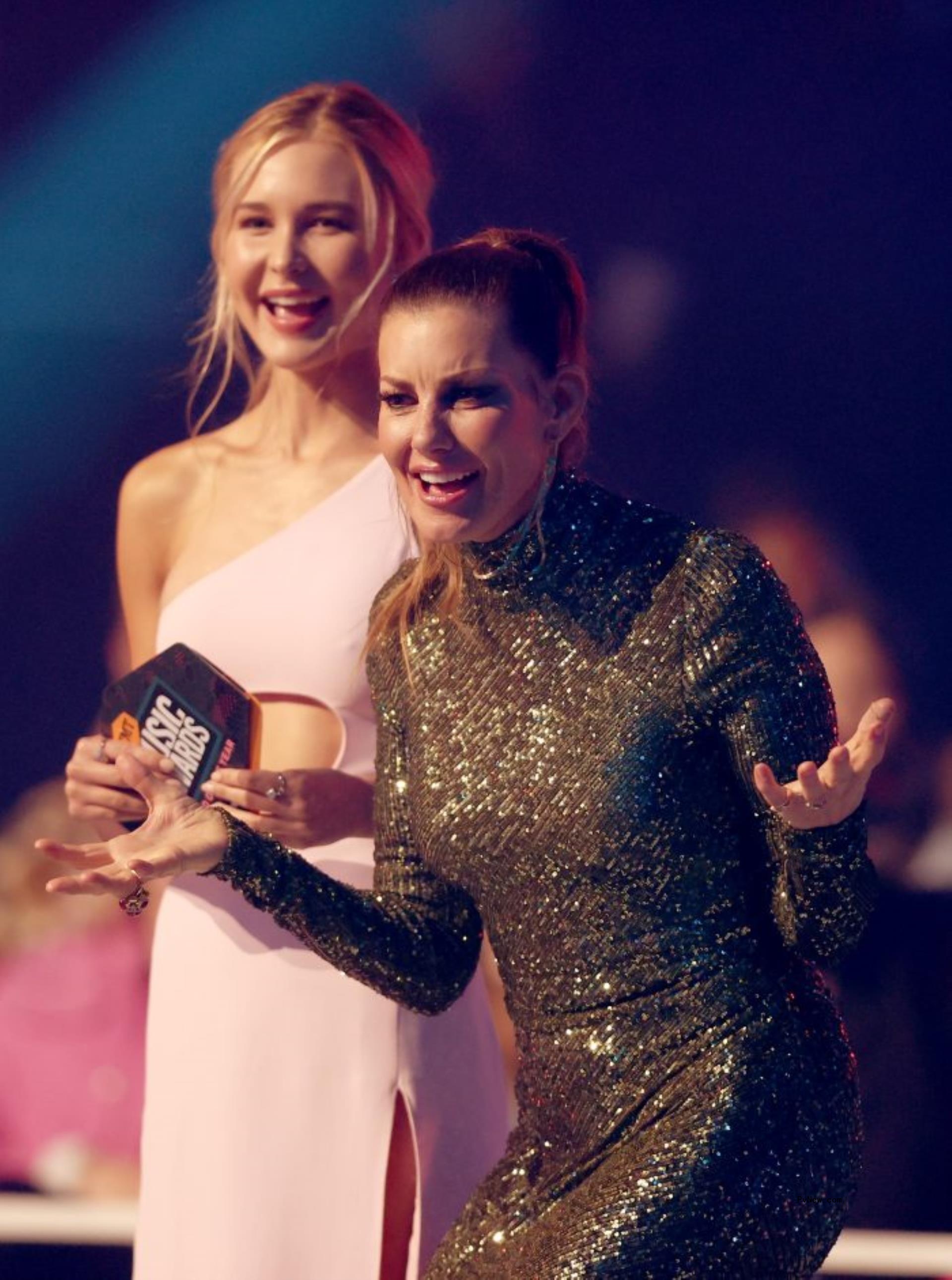 CMT Awards Like Jason Aldean and Carrie Underwood’s Duet Style; Miranda Lambert, Cody Johnson Also Claim Honors