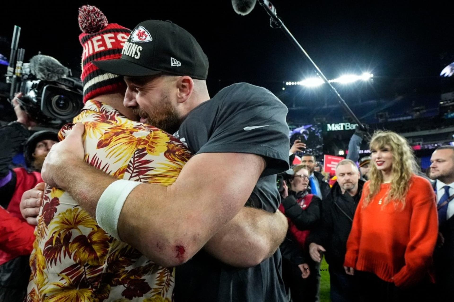travis kelce hugging jason