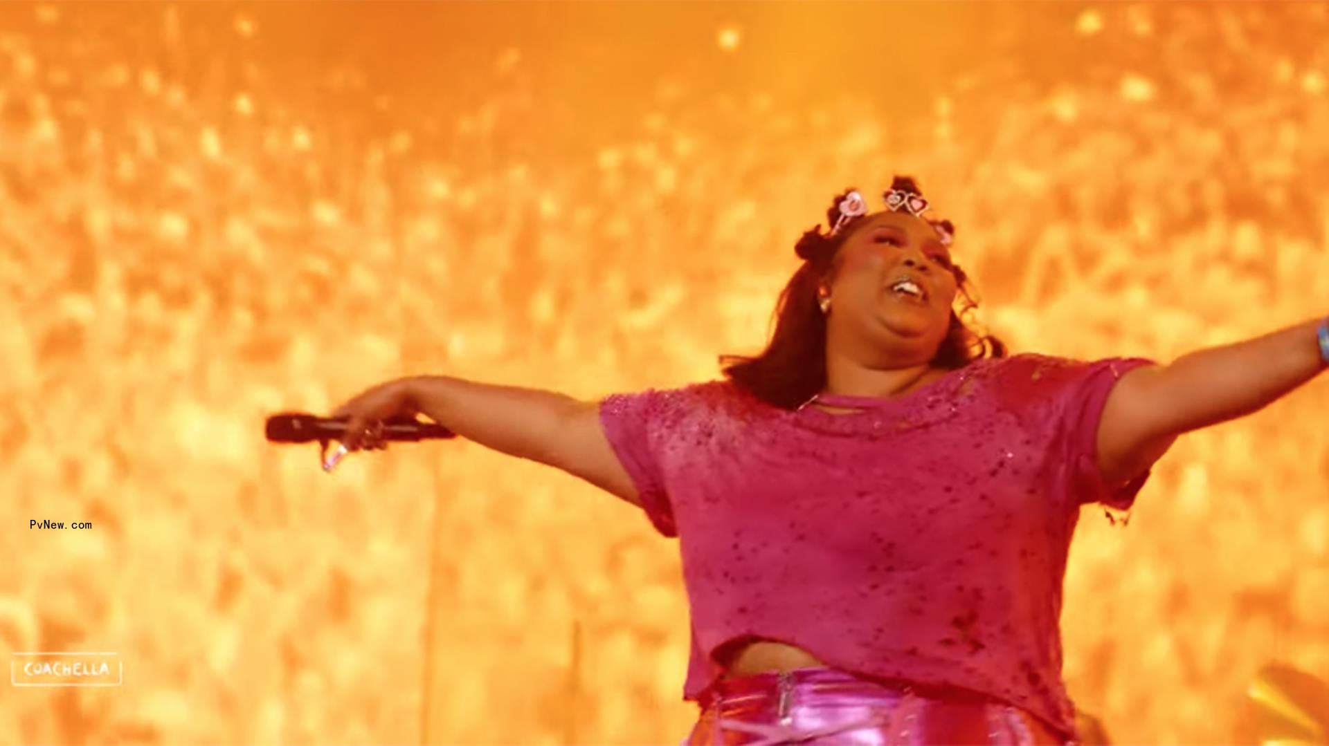Lizzo Joins Harry Styles for One Direction Favorite at Coachella Weekend 2