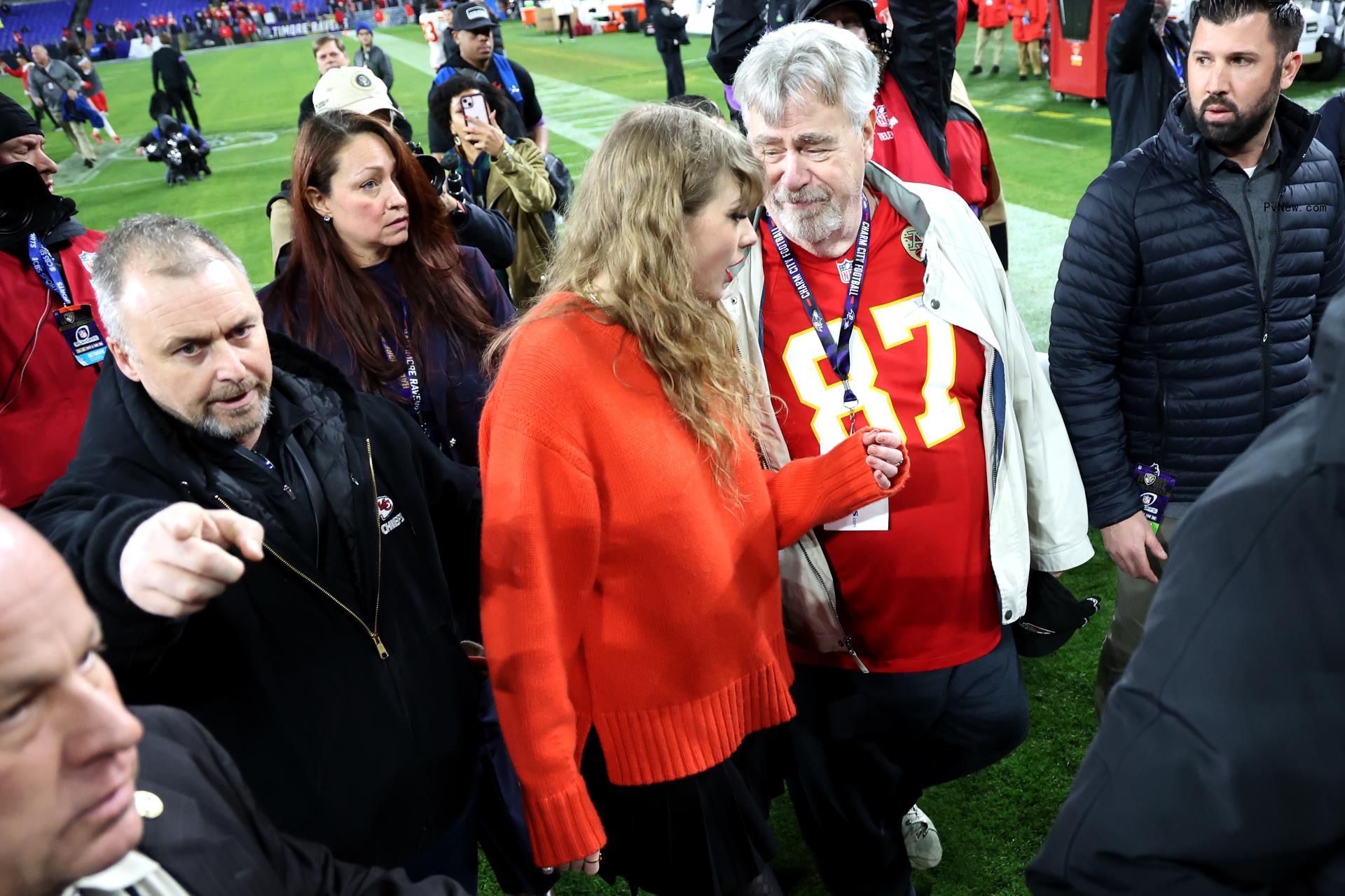 Taylor Swift with Ed Kelce