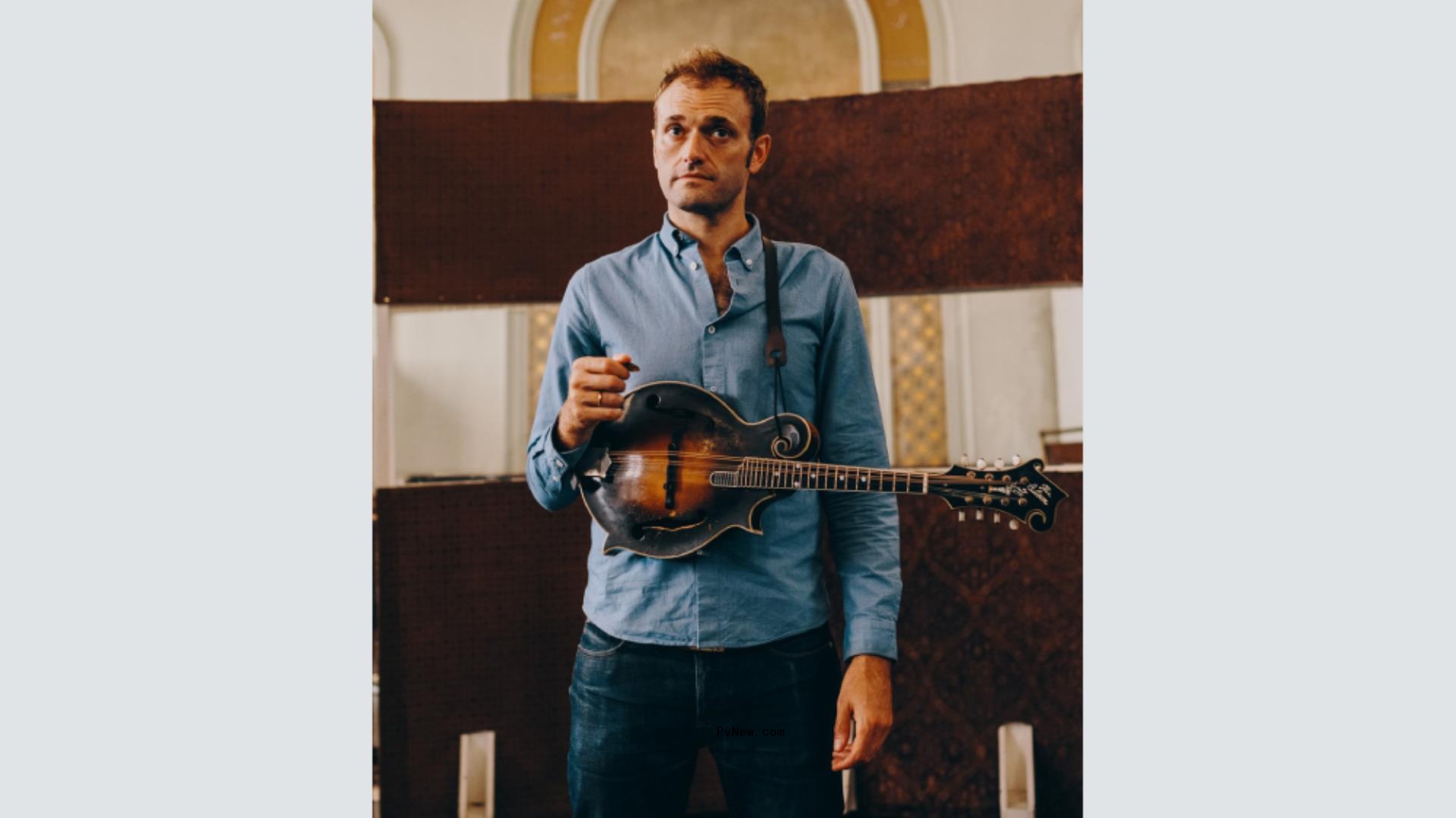 Chris Thile to Headline Pediatric Cancer Benefit at New York’s City Winery