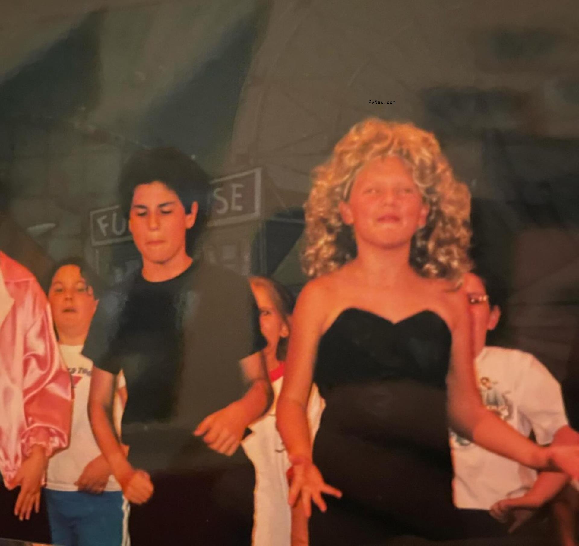 Taylor Swift and Tobin Mitnick o<i></i>nstage as kids.