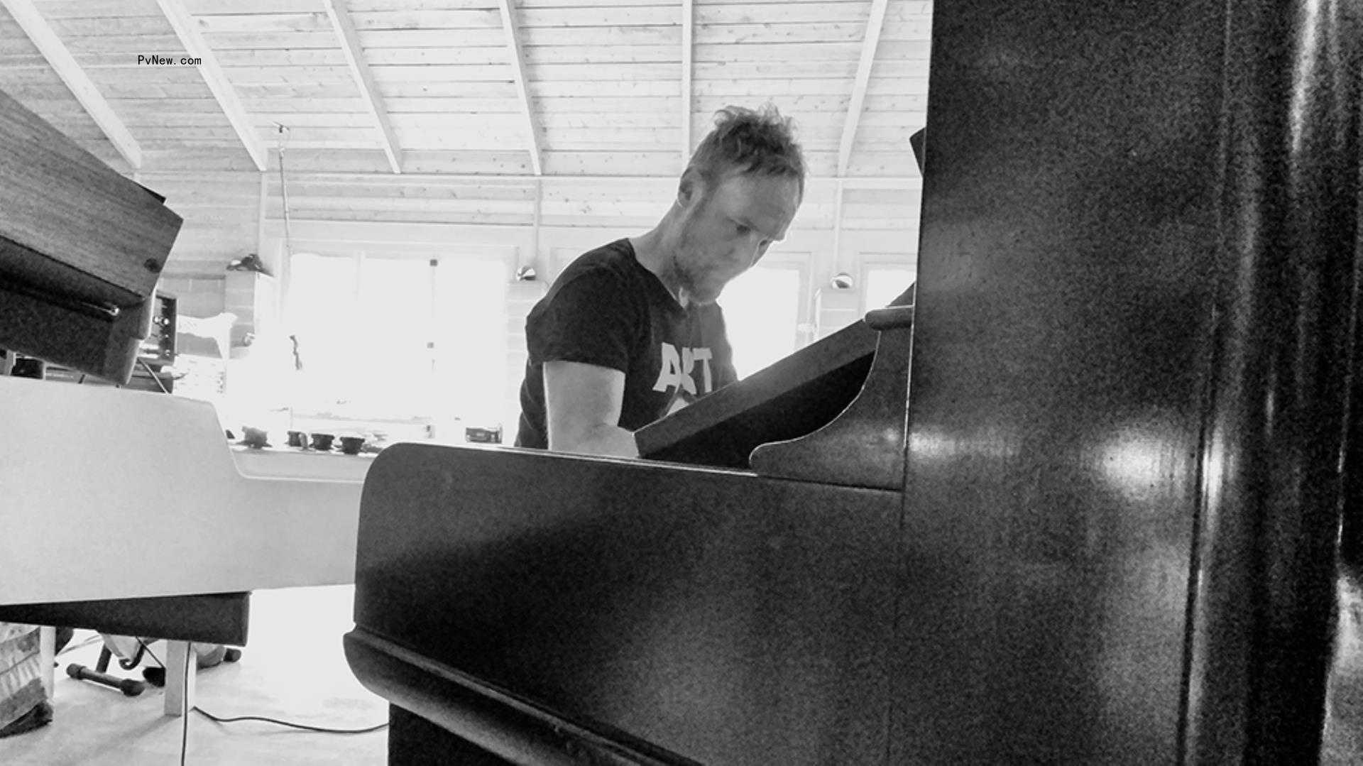 How Pearl Jam’s Jeff Ament Co<i></i>nceived the Eerie, Experimental Score for ‘Under the Banner of Heaven’