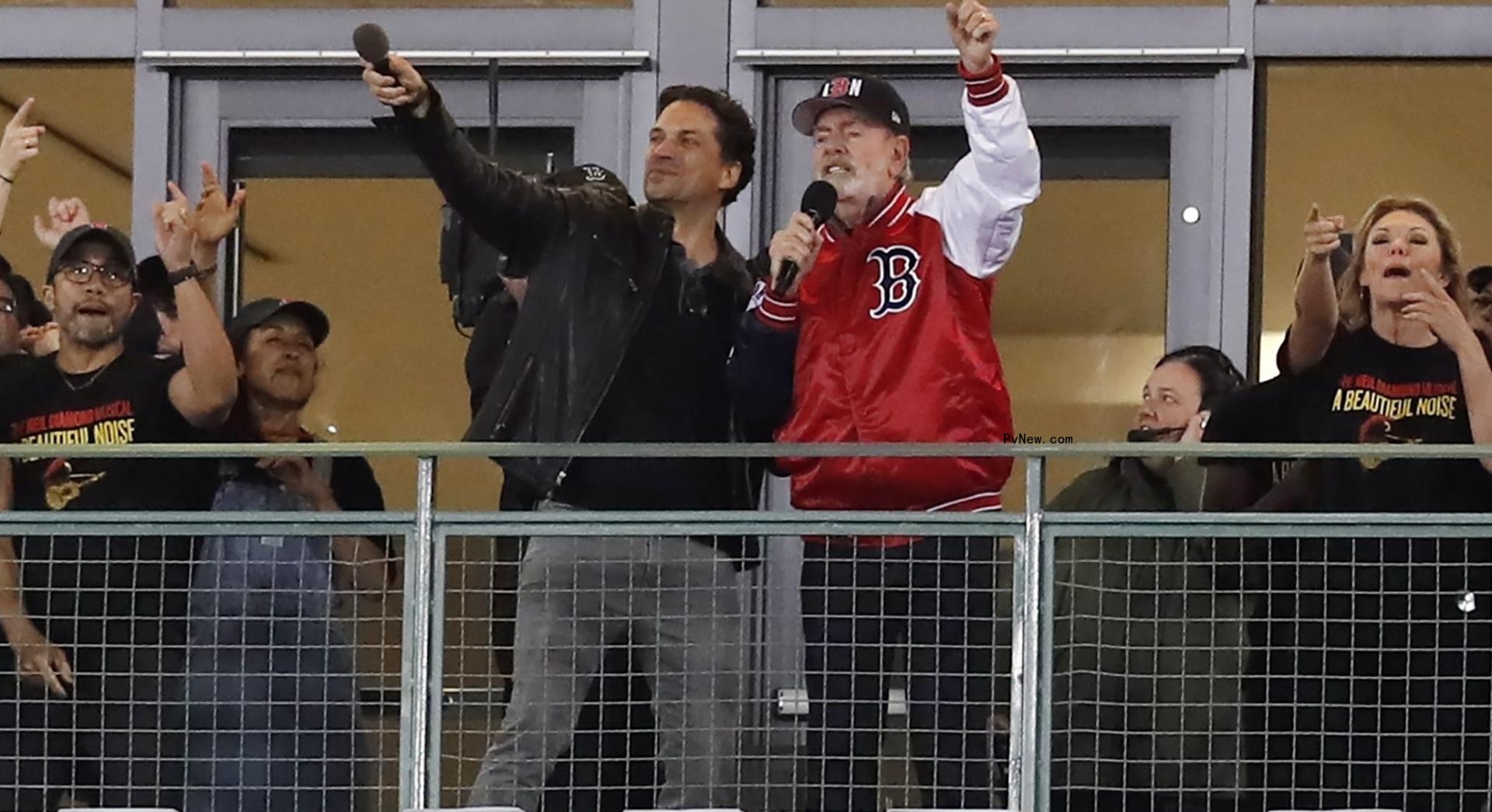 Neil Diamond Sings ‘Sweet Caroline’ at Boston Red Sox Game in Rare Post-Retirement Appearance