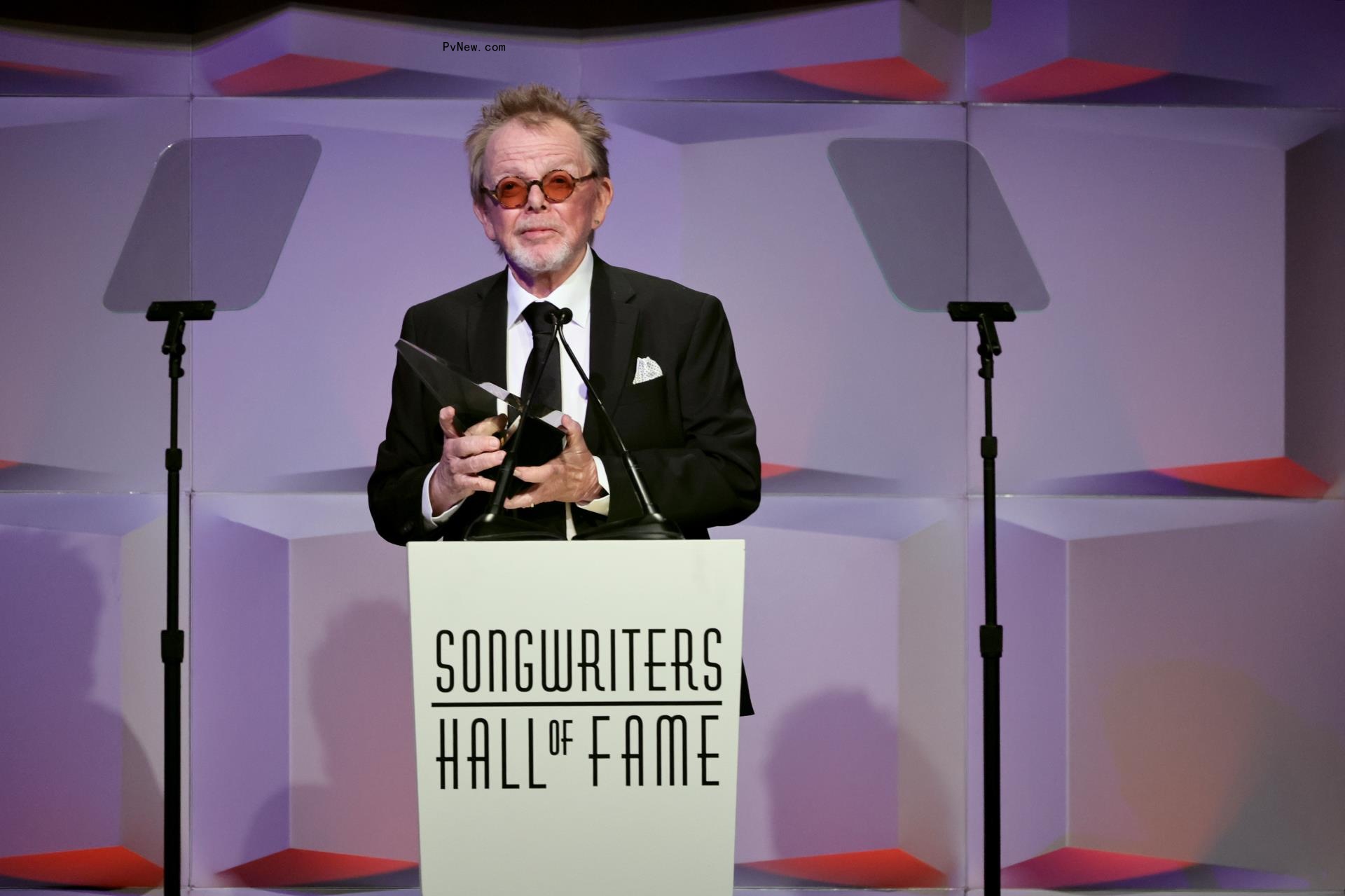 Eurythmics and St. Vincent Electrify, Mariah Carey Gives Hilarious But Serious Speech at So<i></i>ngwriters Hall of Fame Ceremony