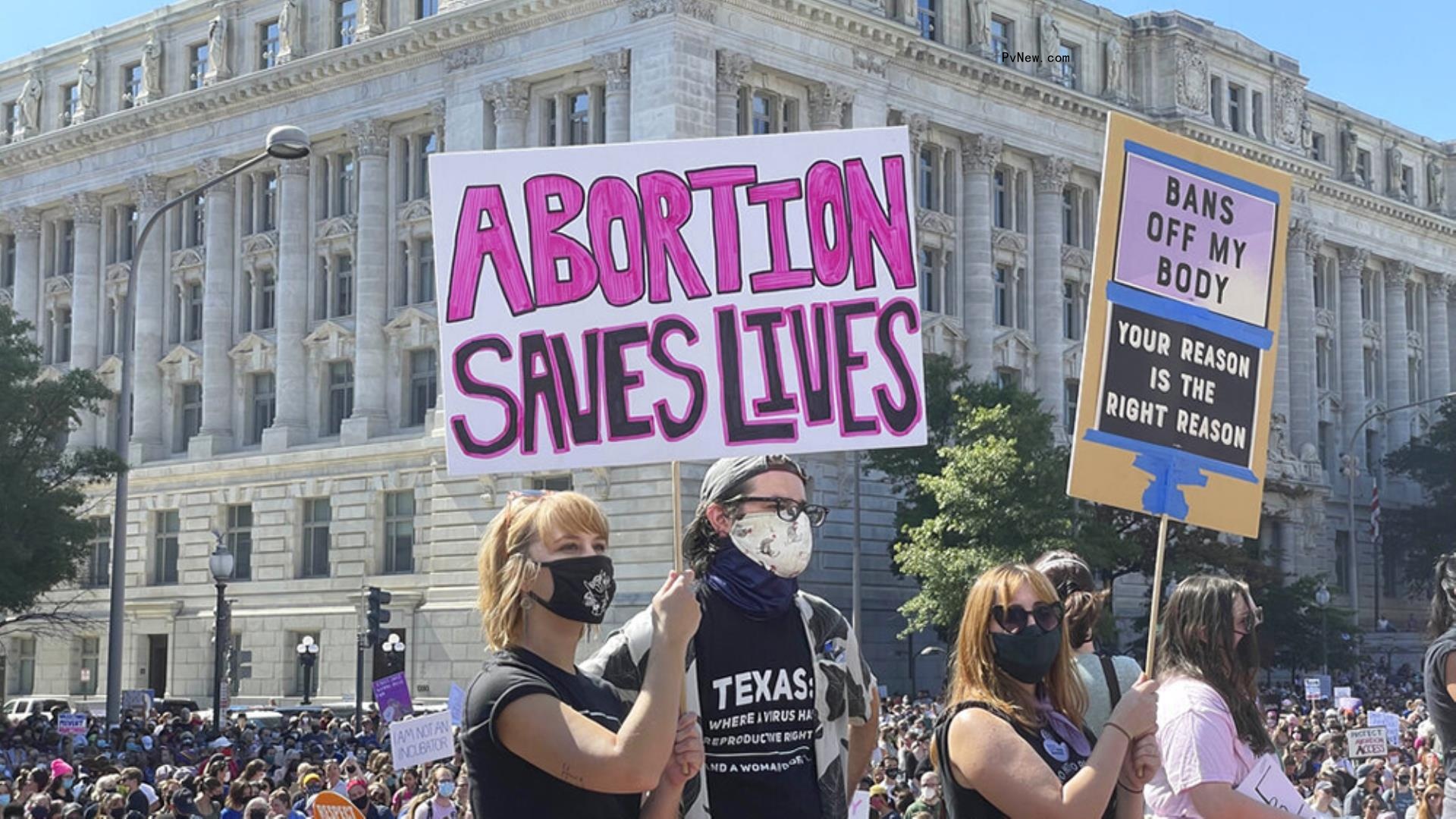 Taylor Swift, Harry Styles, Mariah Carey, Lizzo, Many More Blast Supreme Court’s Roe V. Wade Overturn