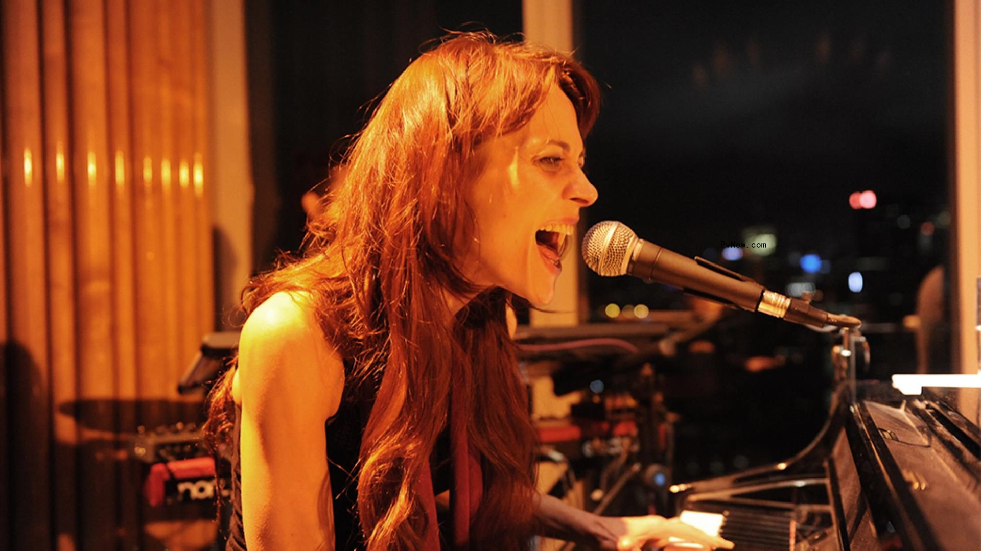 Fiona Apple Shares Message on Roe v. Wade Reversal: ‘This Feels Like Sexual Assault’