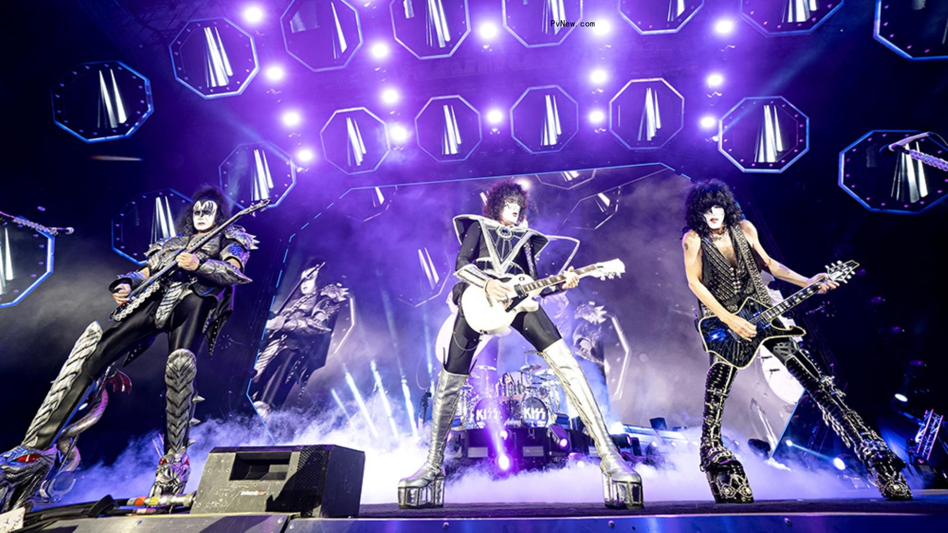 KISS Accidentally Projects Australian Flag on Stage in Austria