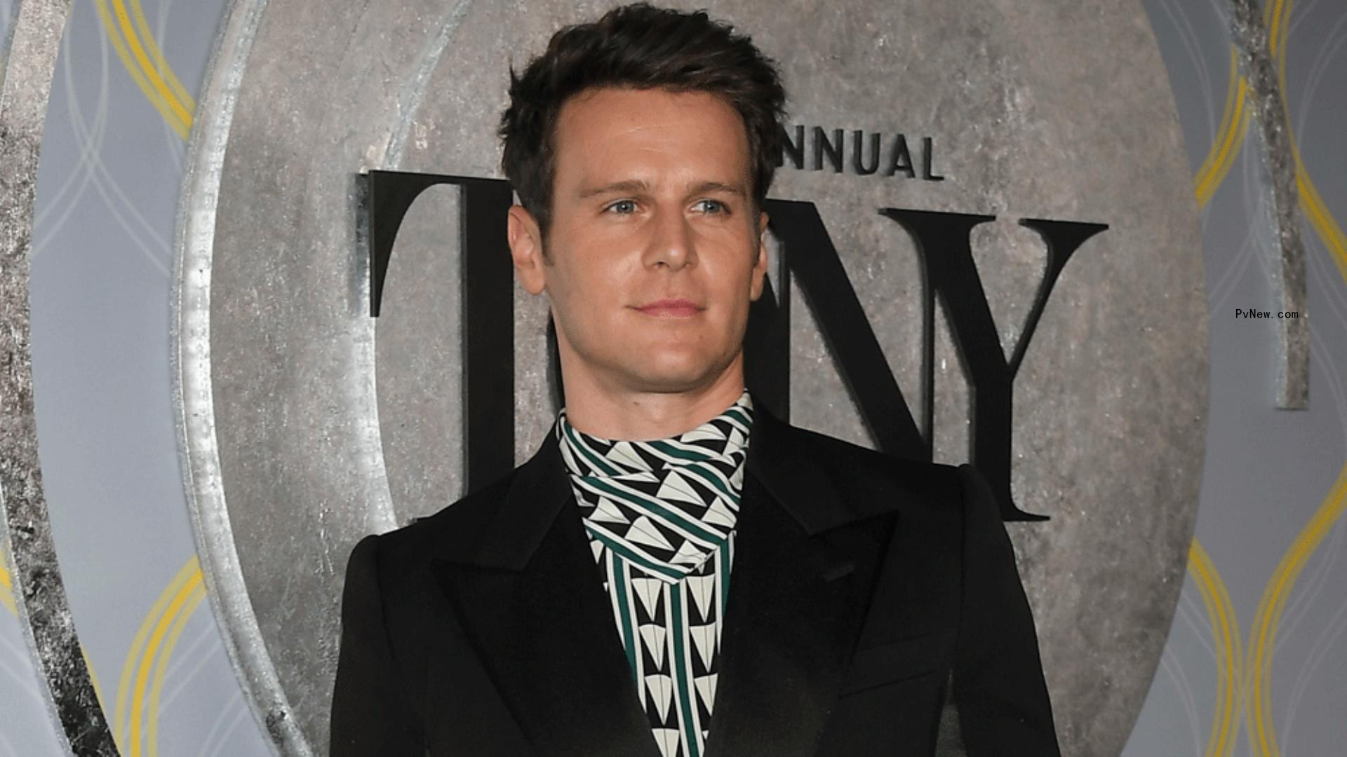 Jo<i></i>nathan Groff Recounts Sweet Story of His First Gay Kiss During ‘Broadway Gives Back’ Interview: ‘I Was Levitating’