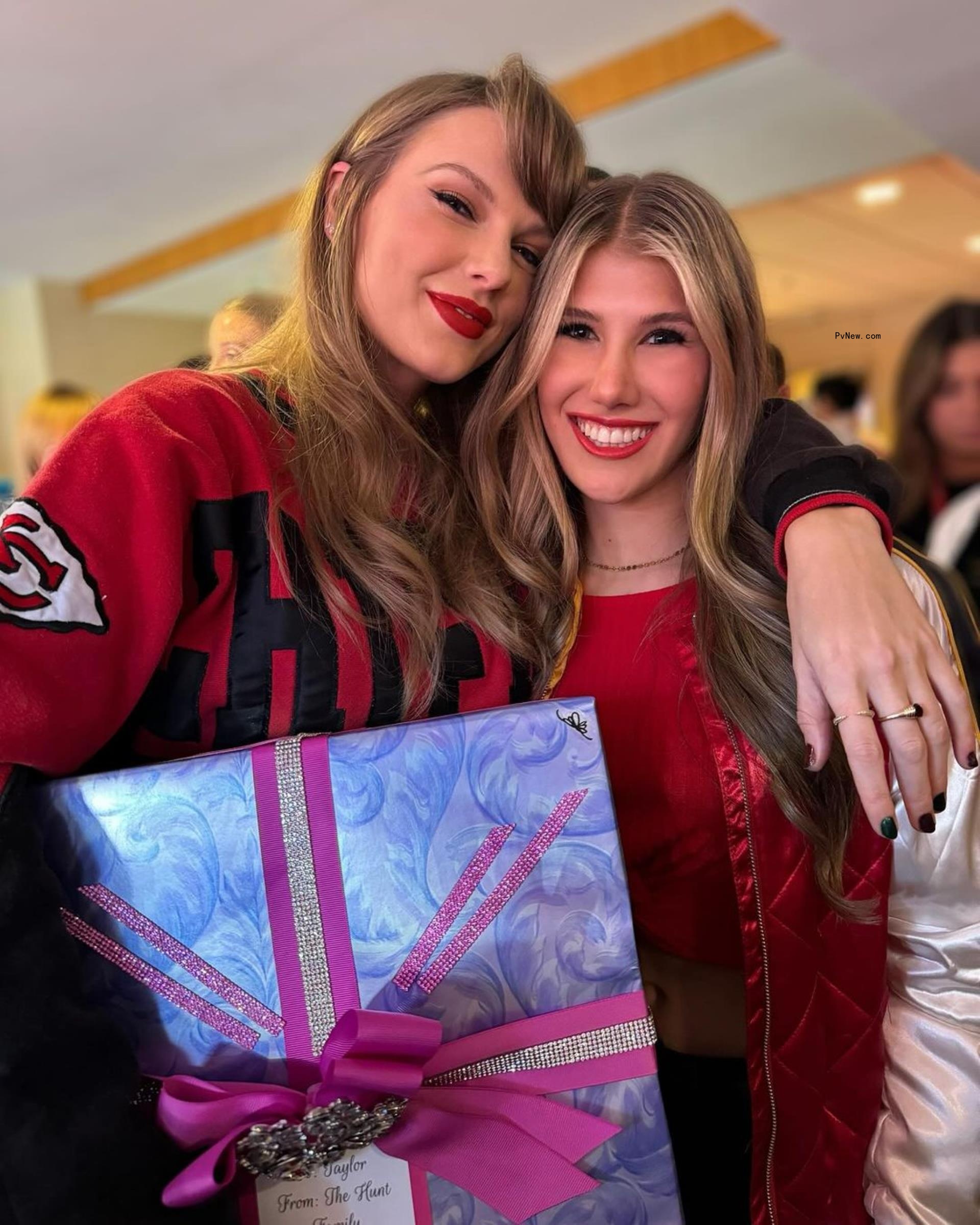 Ava Hunt with Taylor Swift.