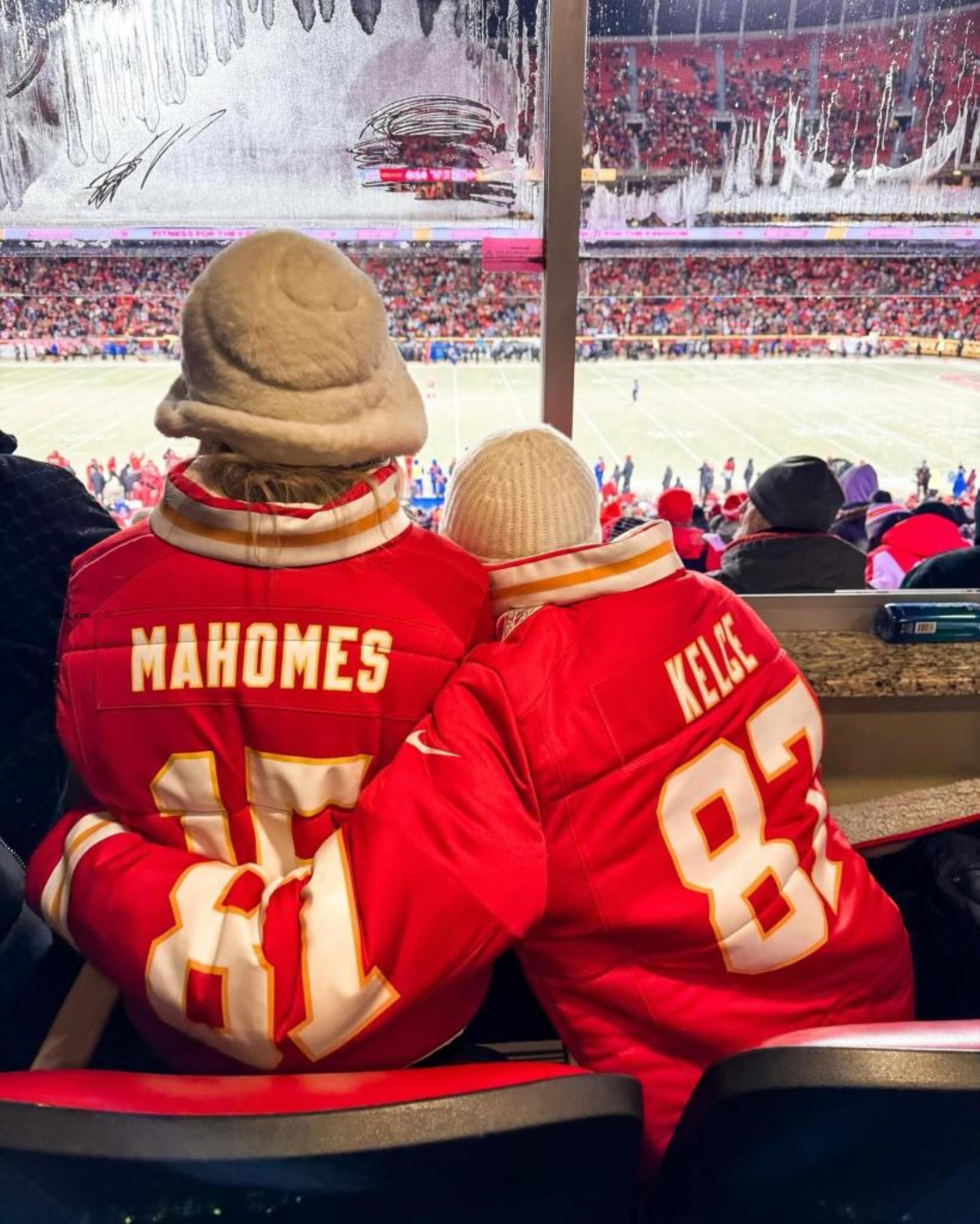 Brittany Mahomes and Taylor Swift.