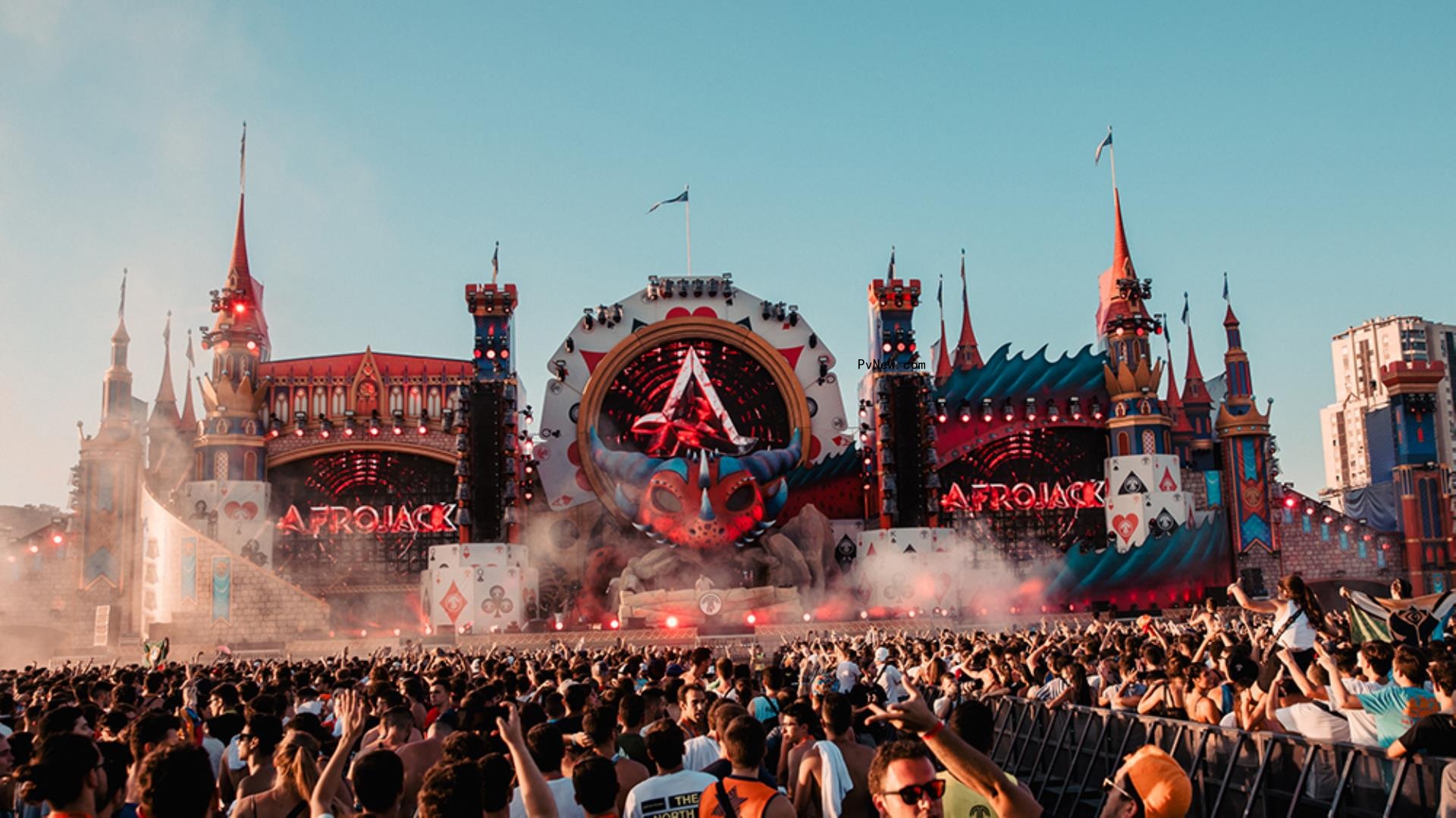 One Dead, Dozens Injured After Stage Collapses During Spain’s Medusa Festival