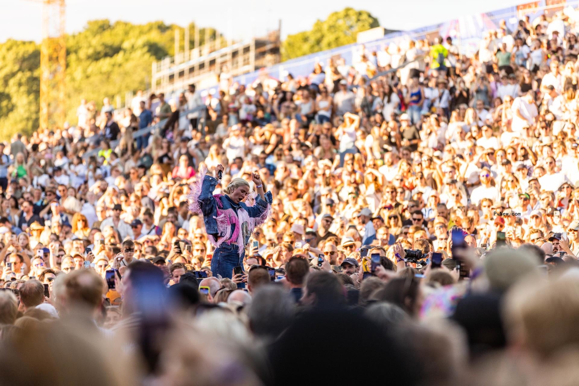 With Girl in Red, Dagny, Aurora and More, Norway’s Oya Festival Showcases the Country’s Booming Music Scene