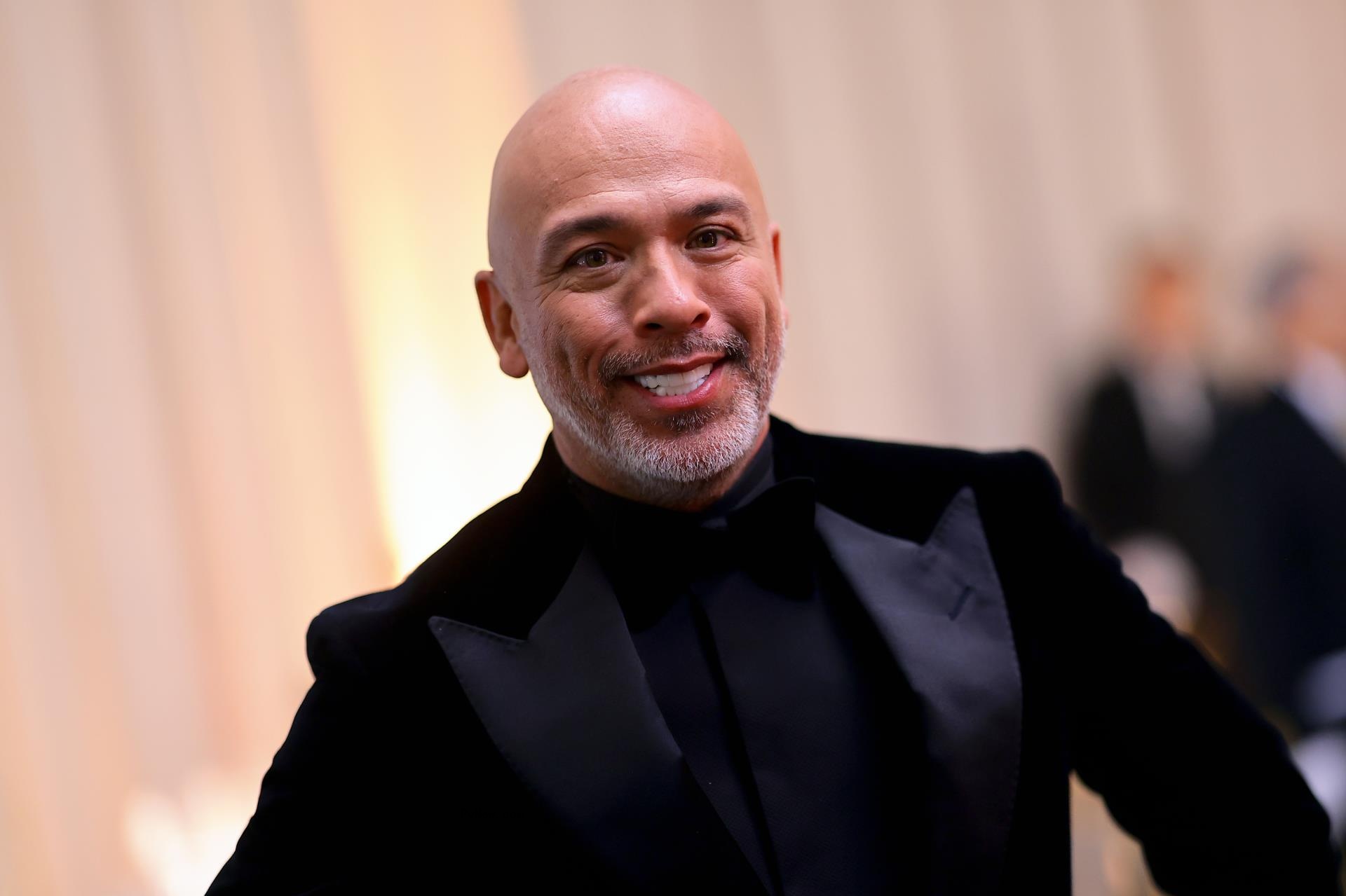 Golden Globes Host Jo Koy Co<i></i>nfronts Bad Reviews, Admits Taylor Swift Joke Was ‘Weird’ and ‘Flat’: ‘I’d Be Lying’ If I Said Backlash ‘Doesn’t Hurt’