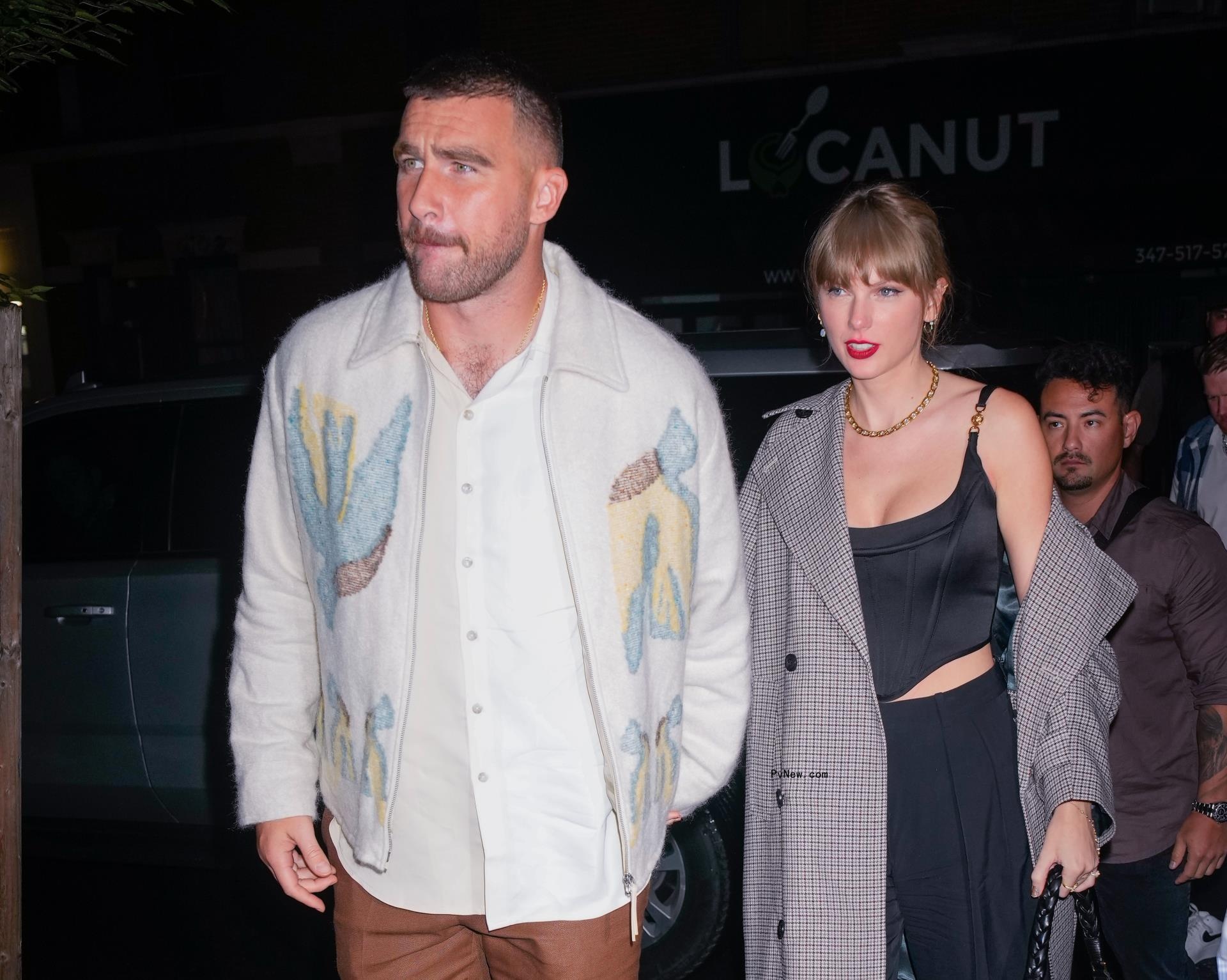 Travis Kelce and Taylor Swift .