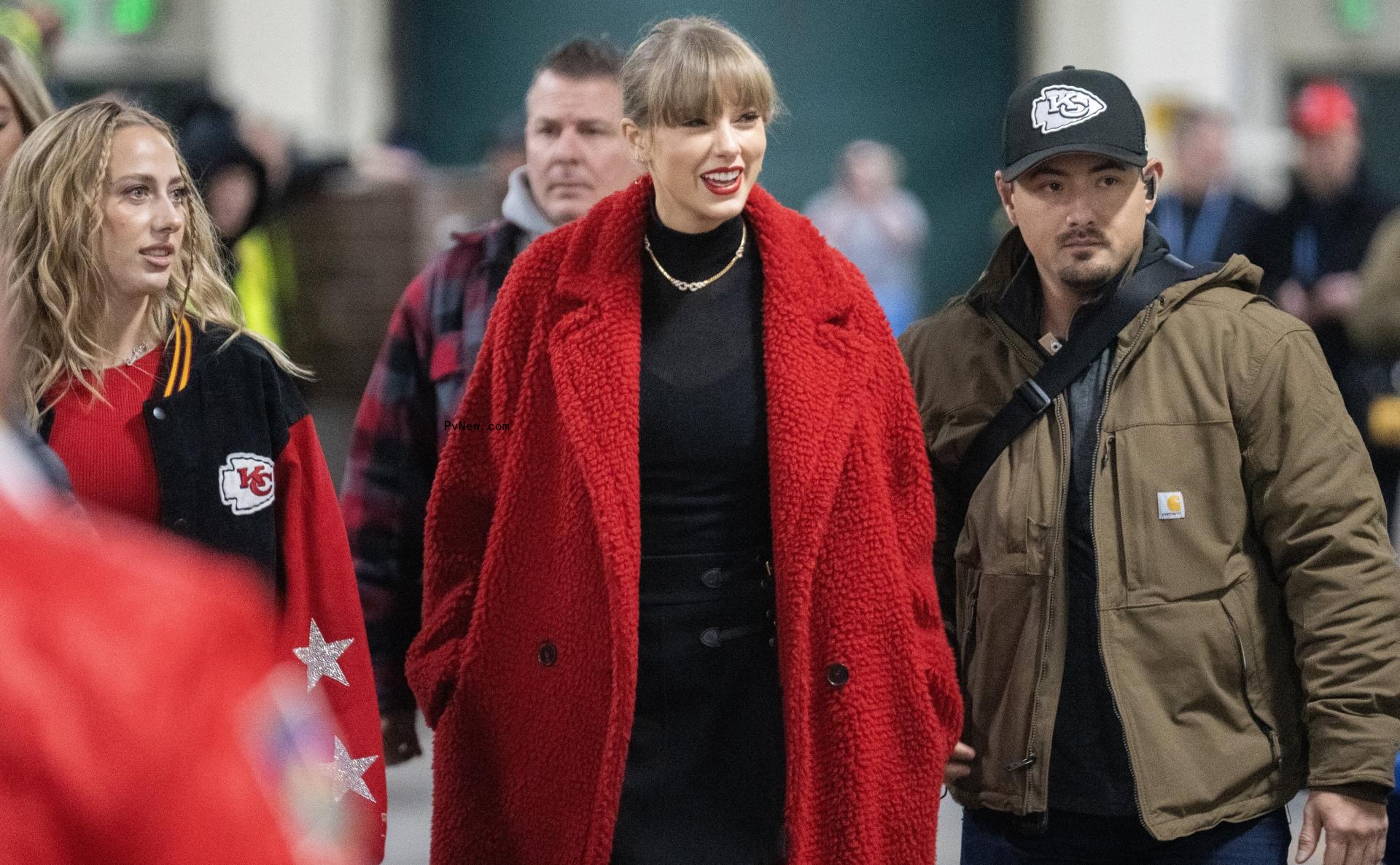 Taylor Swift and Brittany Mahomes