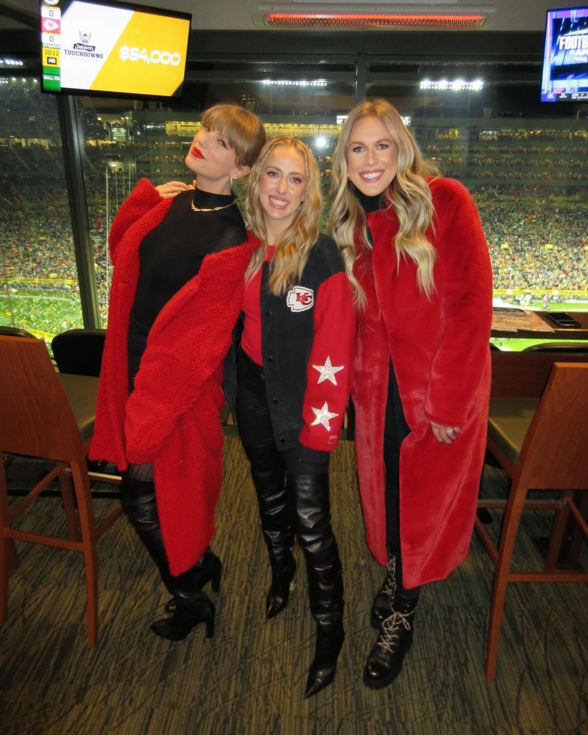Taylor Swift with Brittany Mahomes.