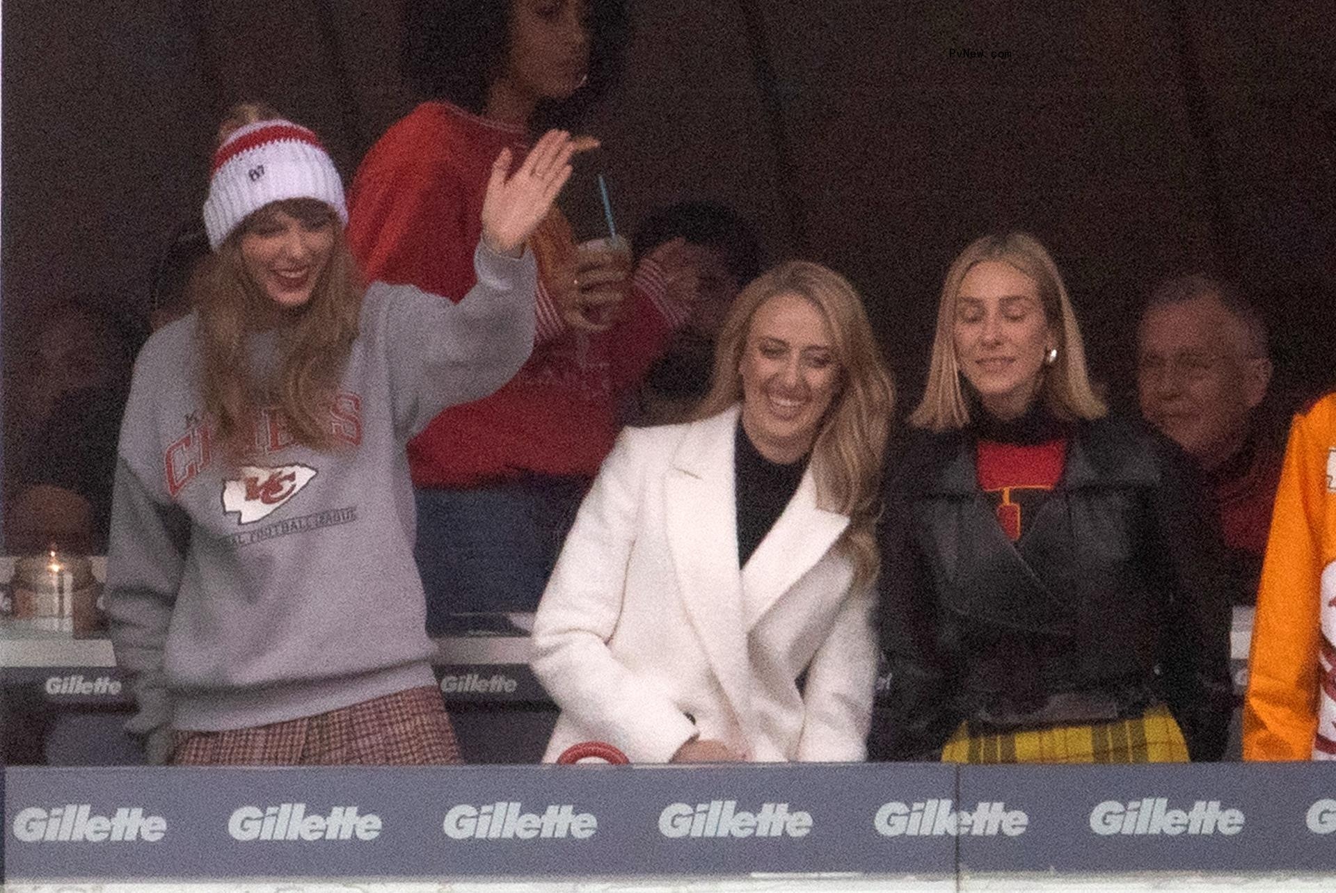 Taylor Swift and Brittany Mahomes