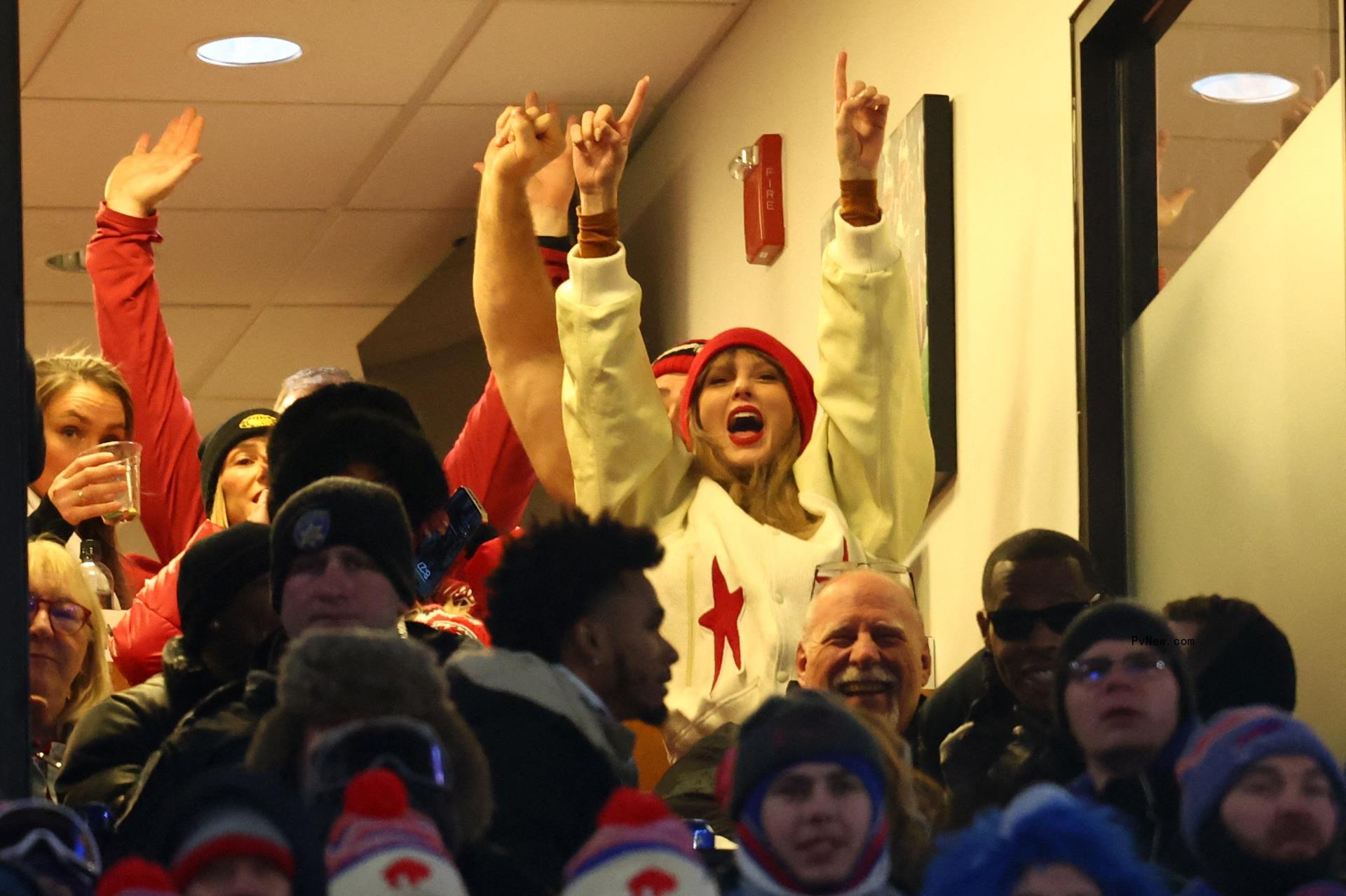 Taylor Swift cheering at the Chiefs vs Bills football game