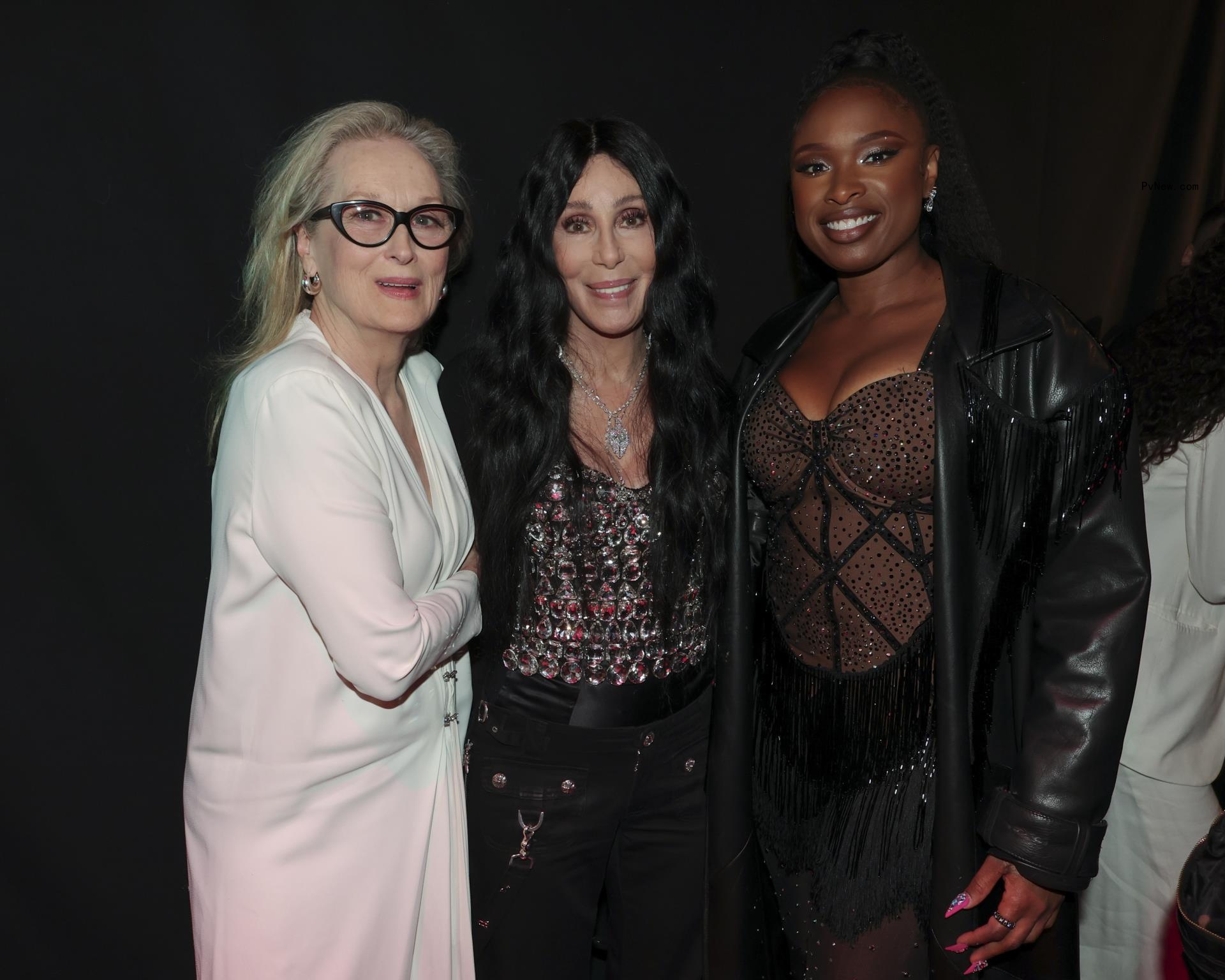 Meryl Streep Praises Cher’s ‘Open, Battered, Giant Heart,’ Beyo<i></i>nce Talks ‘Cowboy Carter’ at iHeartRadio Music Awards