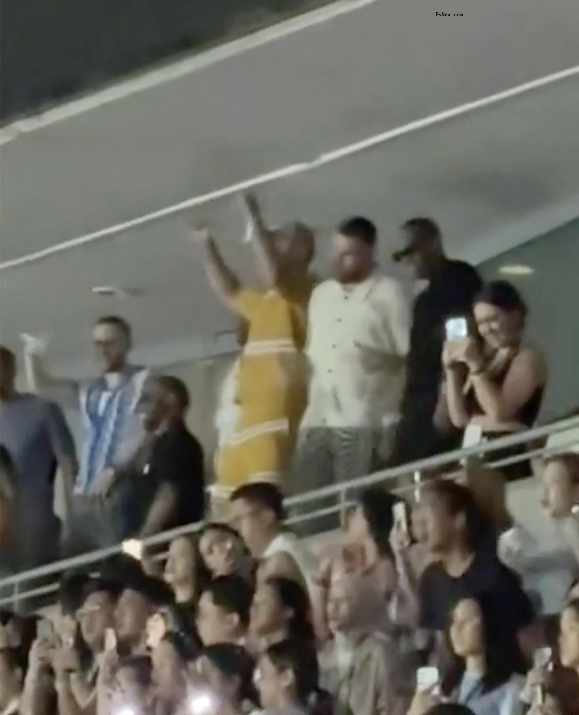 Travis Kelce at Taylor Swift's concert.