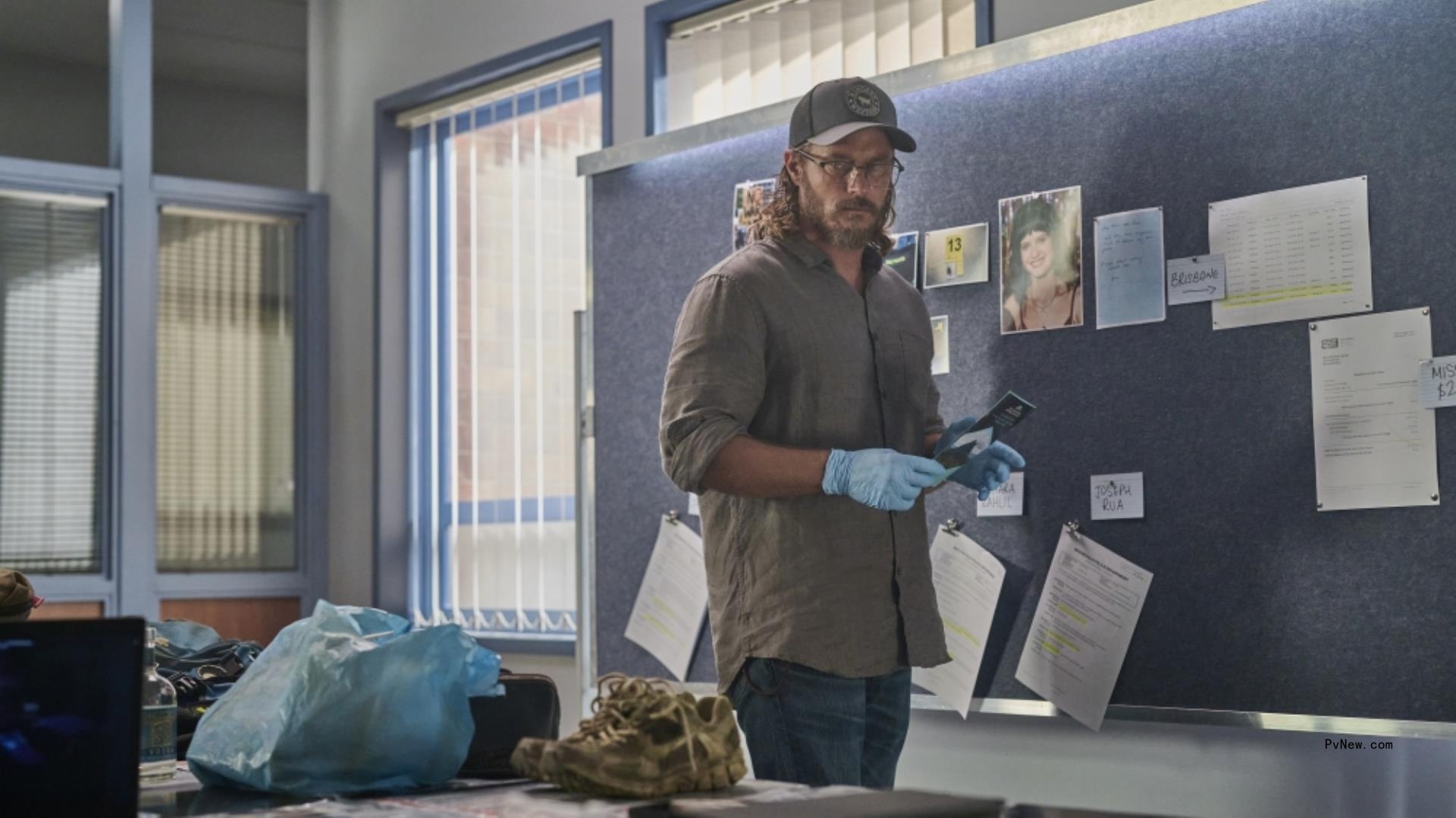 Travis Fimmel Returning to Australian Crime Drama ‘Black Snow,’ Dro<i></i>ps First Images