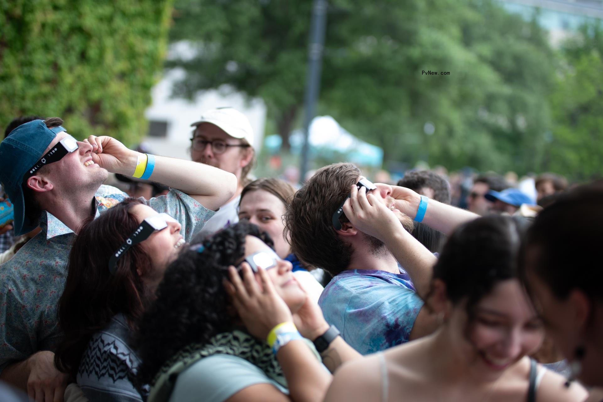 Vampire Weekend Sinks Teeth Into a Daytime Show — or Is It Nighttime? — Celebrating Eclipse in Austin: Co<i></i>ncert Review