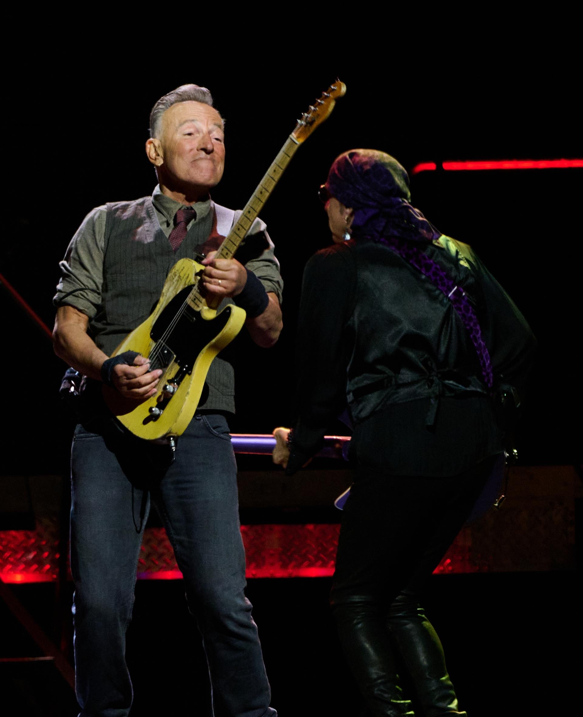 Bruce Springsteen’s 3-Hour-20-Minute Show at L.A.’s Forum Resets the Bar for Epic Bossiness: Co<i></i>ncert Review
