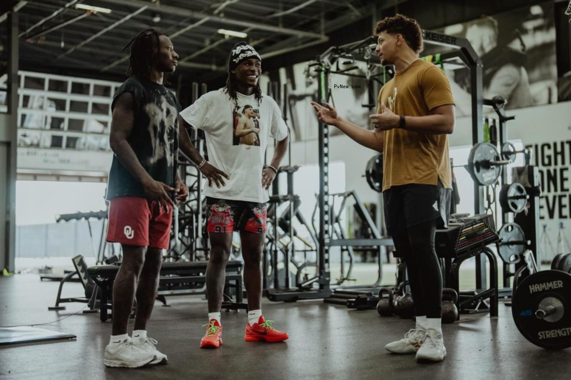 Patrick Mahomes with his teammates Hollywood Brown and Rashee Rice in the gym