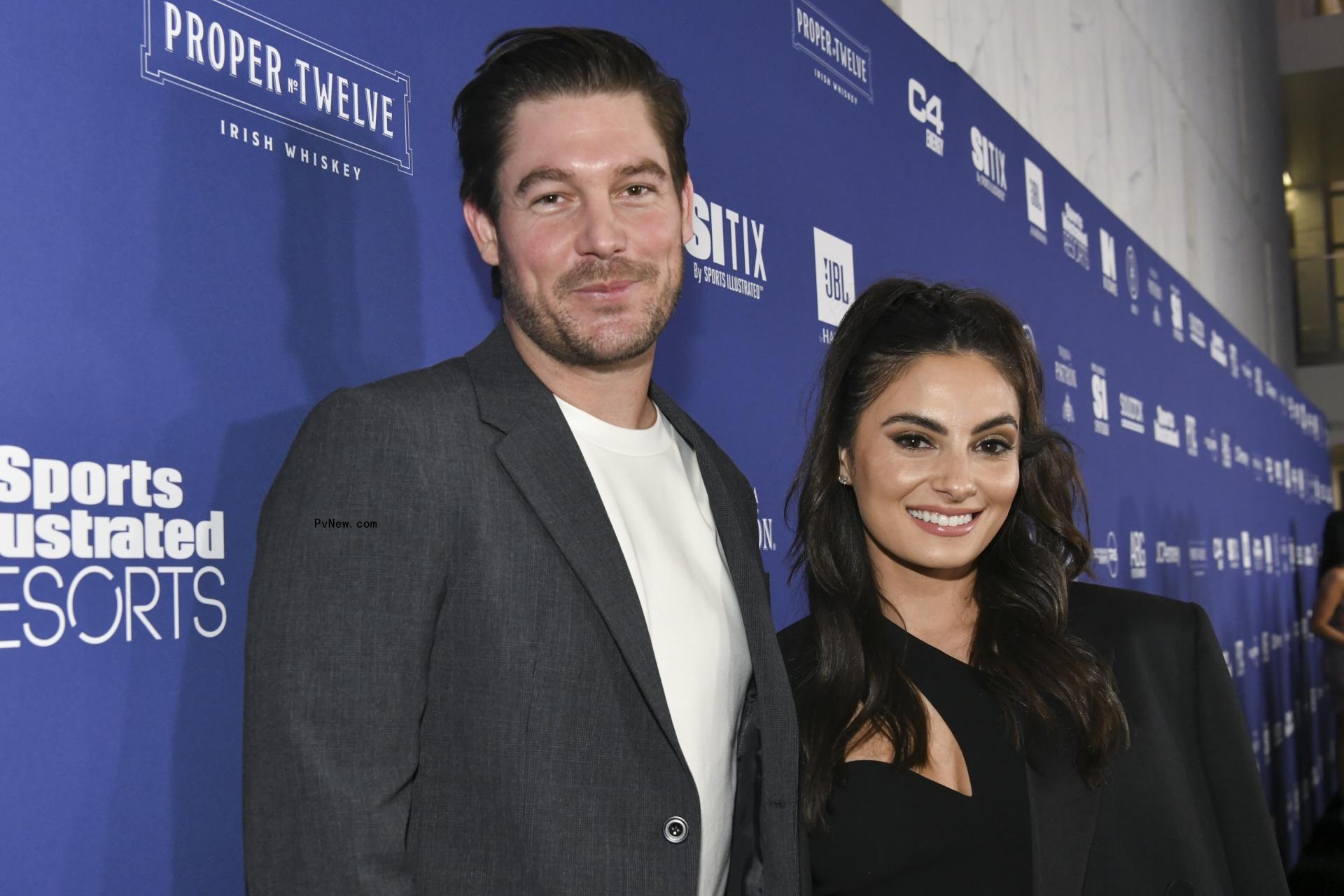 Craig Co<i></i>nover and Paige DeSorbo posing together 