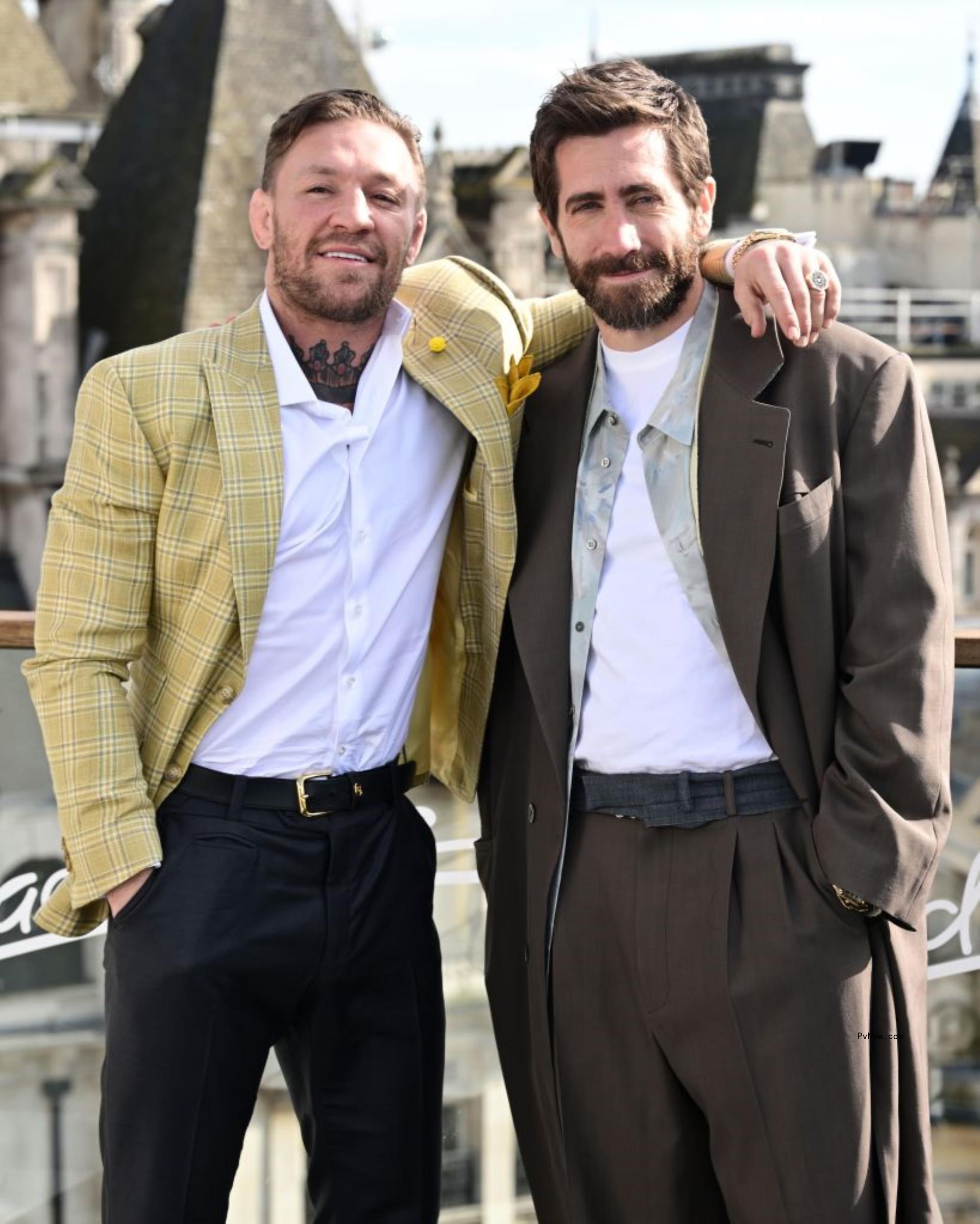 Co<i></i>nor McGregor and Jake Gyllenhaal posing.
