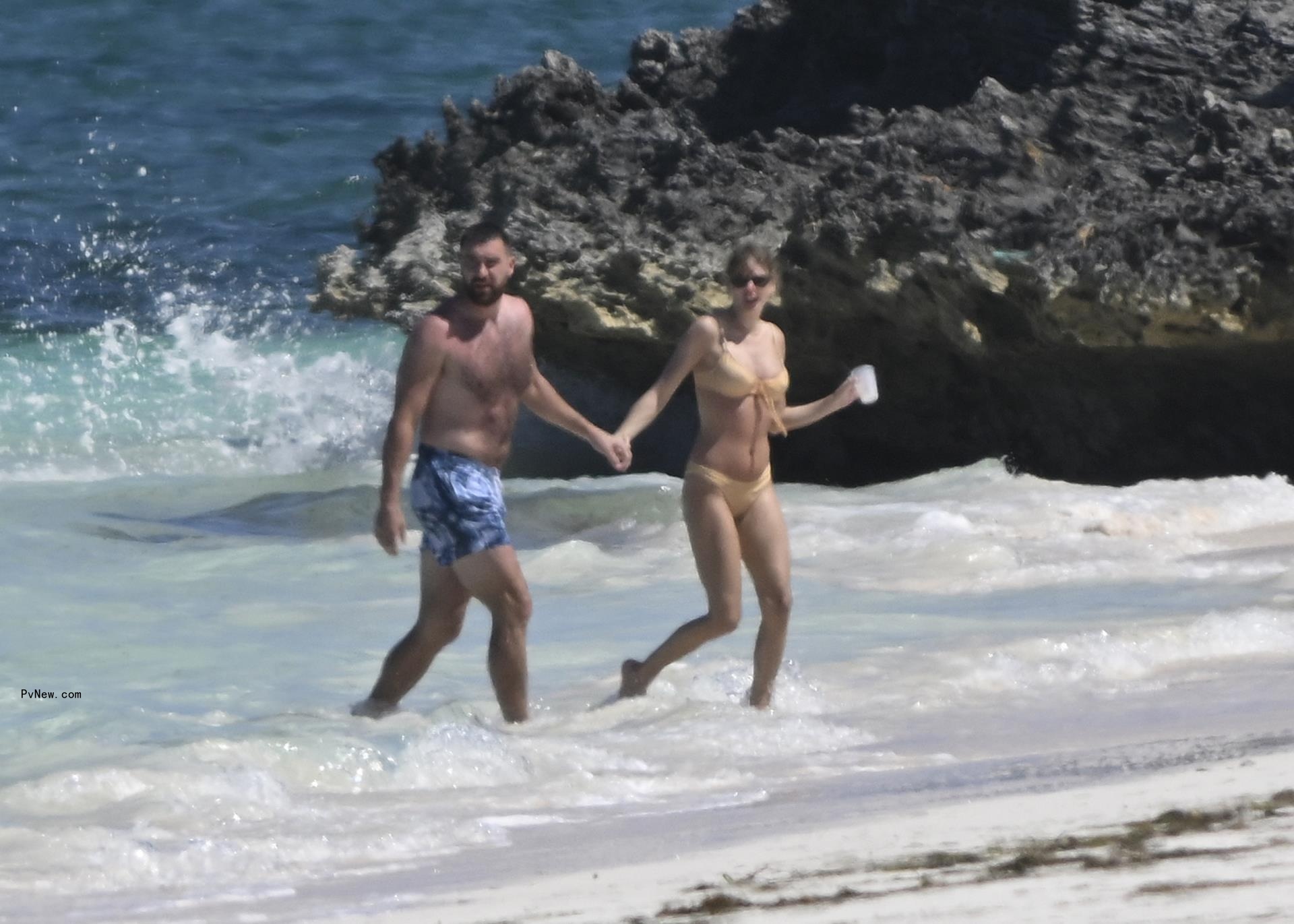 Taylor Swift and Travis Kelce vacation on Harbour Island, Bahamas