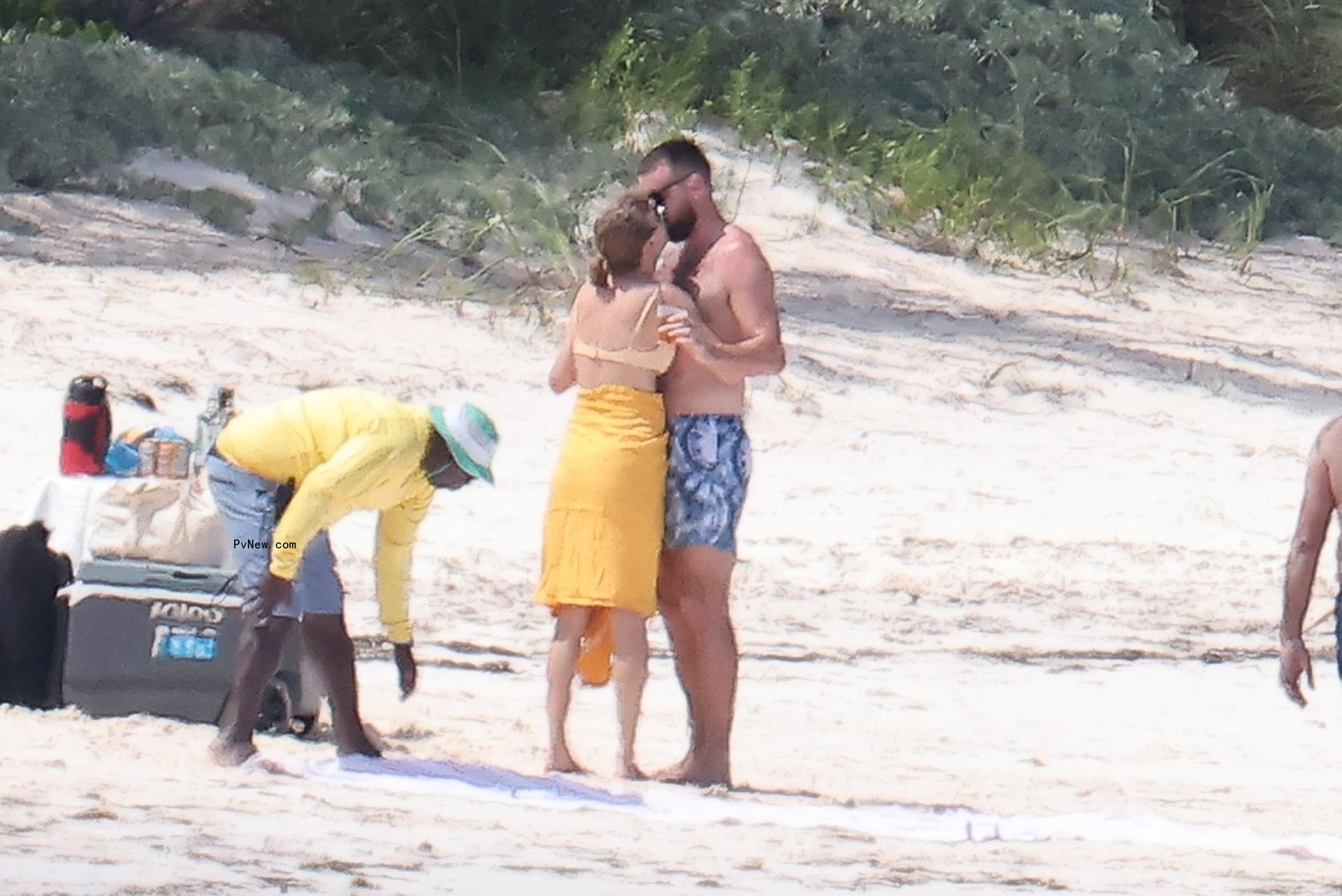 Taylor Swift and Travis Kelce vacation on Harbour Island, Bahamas