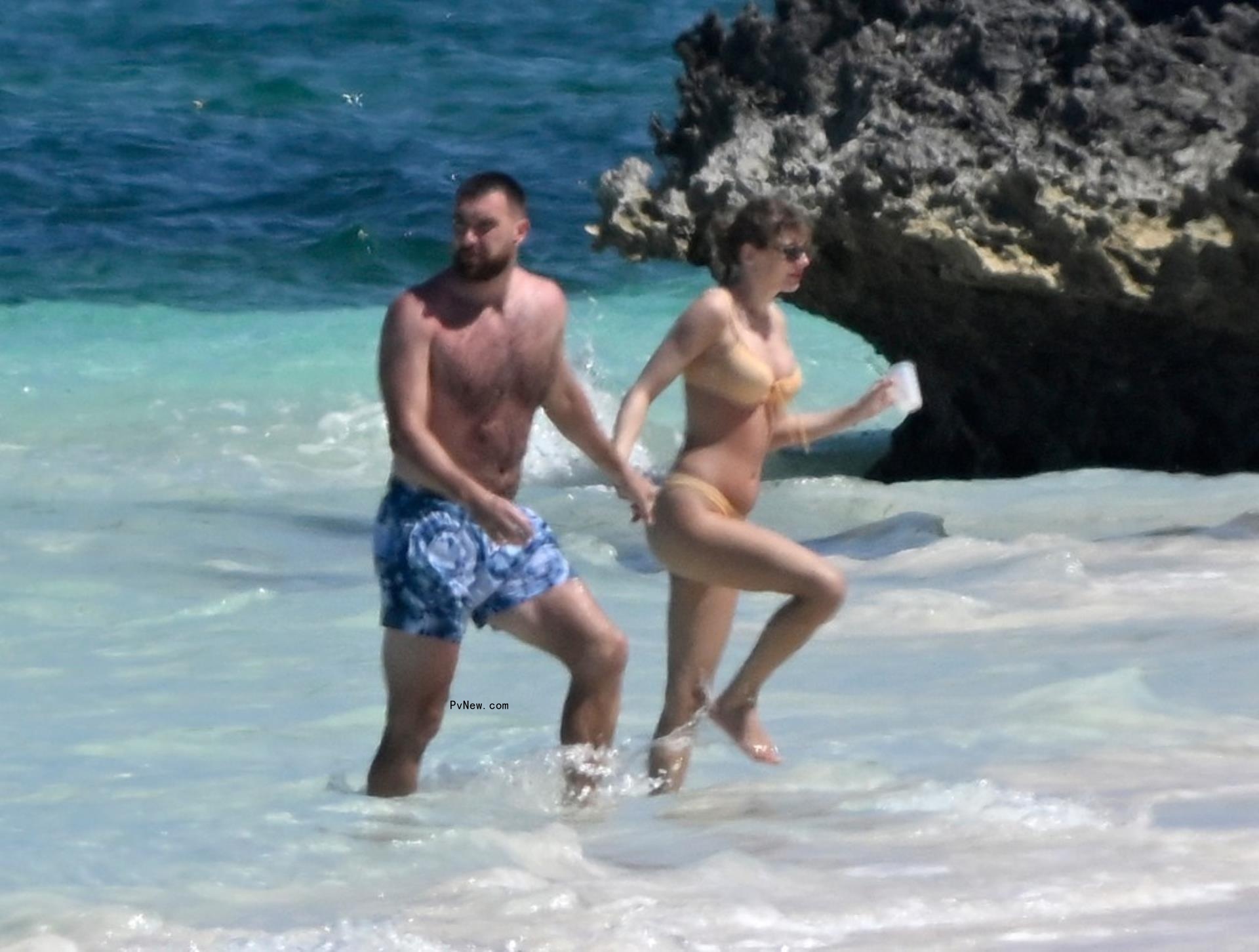 taylor swift travis kelce in bahamas on vacation