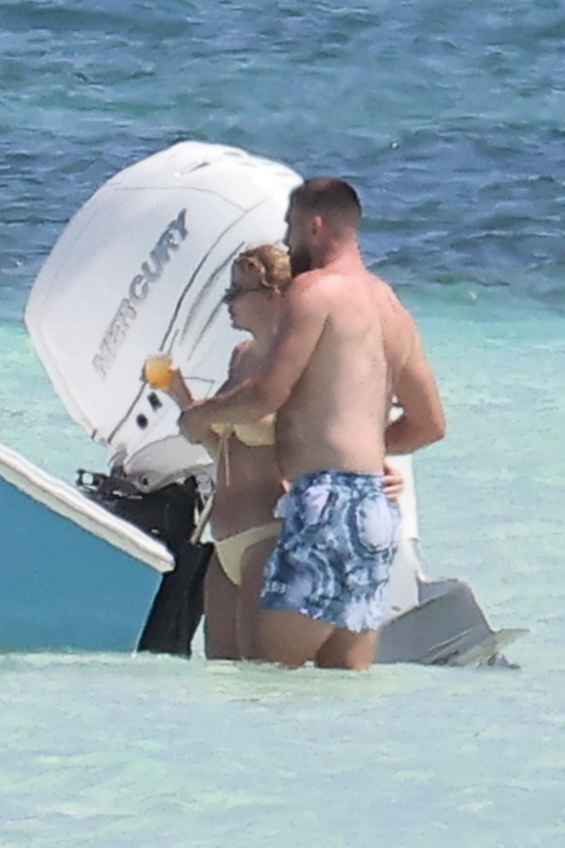 taylor swift travis kelce in bahamas on vacation
