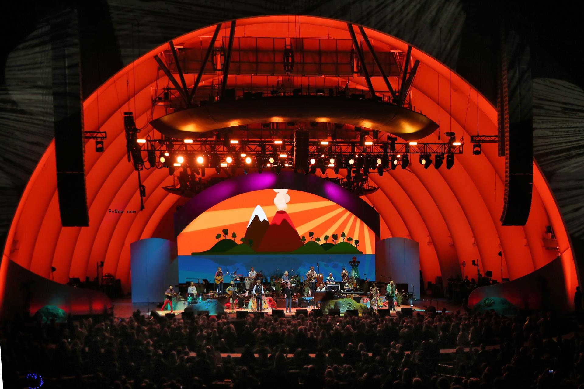 Jimmy Buffett Tribute at Hollywood Bowl Brings Together Paul McCartney, Eagles, Snoop Dogg, Harrison Ford, Brandi Carlile, Jane Fo<i></i>nda and Scores of Stars