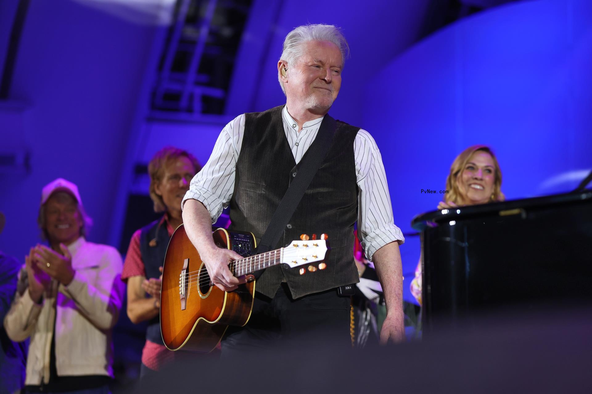 Jimmy Buffett Tribute at Hollywood Bowl Brings Together Paul McCartney, Eagles, Snoop Dogg, Harrison Ford, Brandi Carlile, Jane Fo<i></i>nda and Scores of Stars