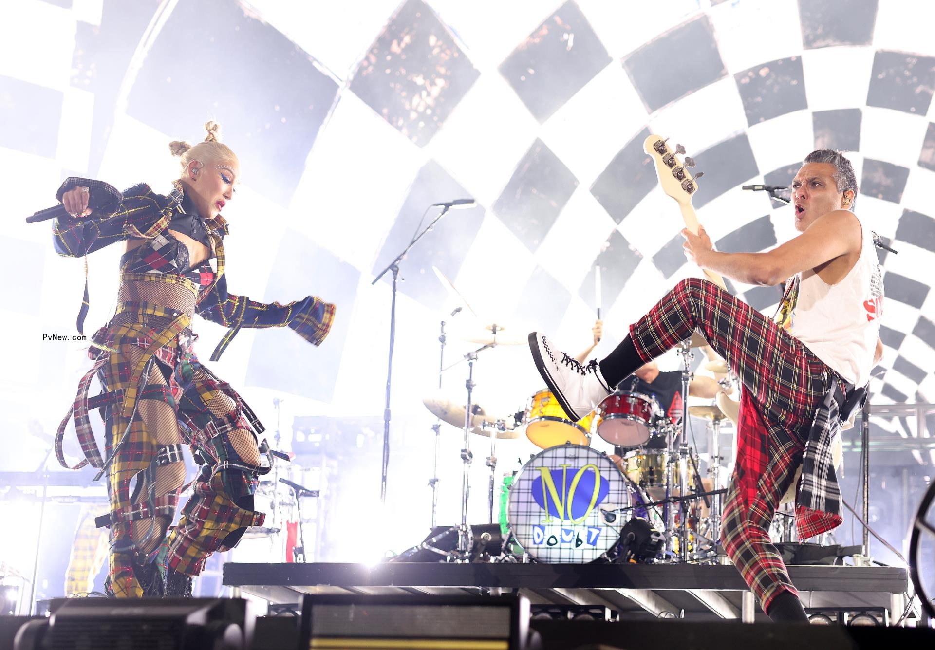 No Doubt’s Thrilling Coachella Set Unites Multiple Generations of Fans: ‘We Grew Up on Them!’