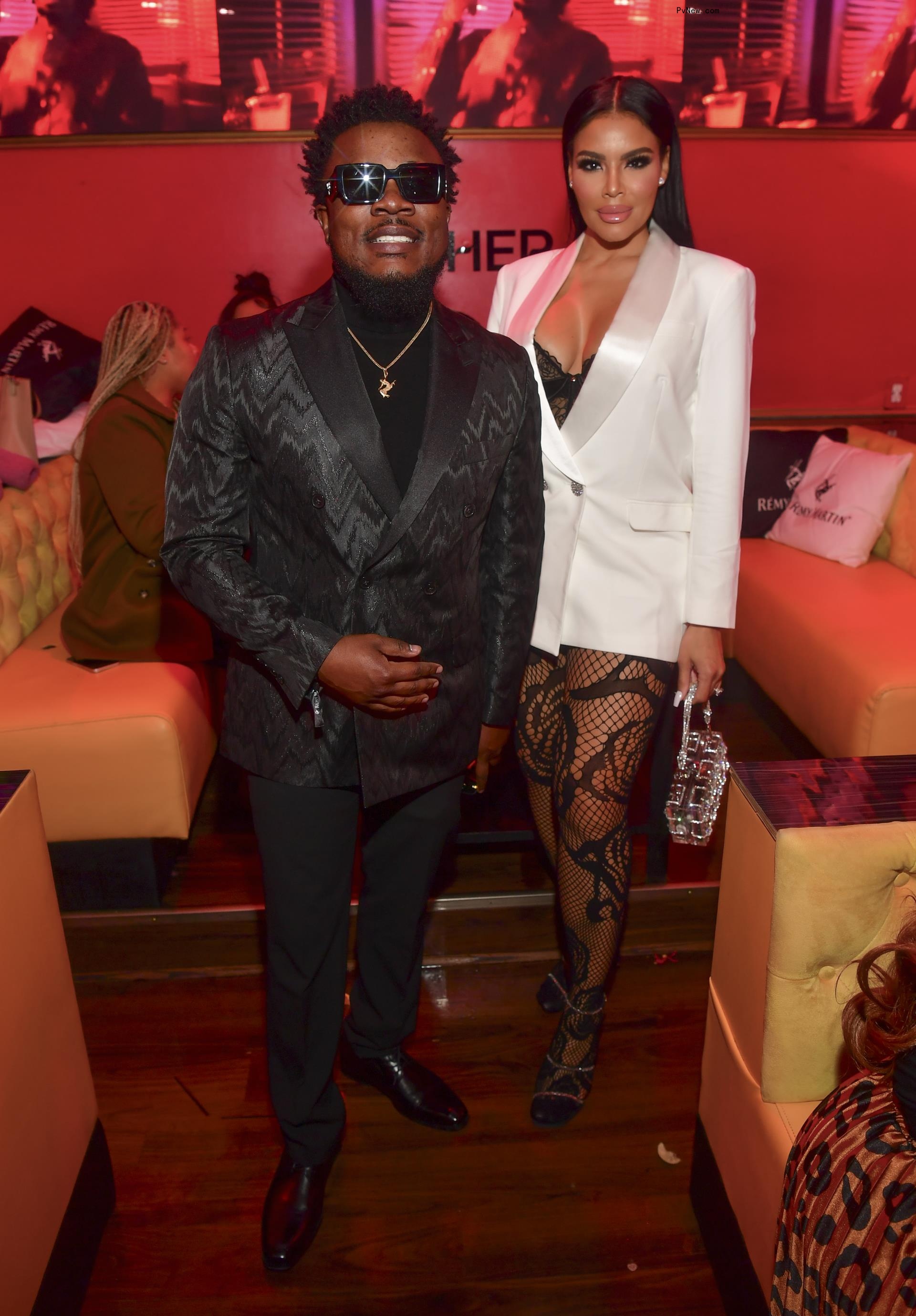 Incognito posing with Mia Thornton