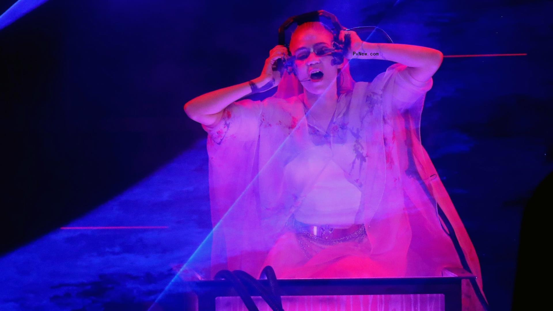 Grimes Faces ‘Major Technical Difficulties’ During Coachella 2024 Set: ‘Don’t Judge Me for Being Bad at Calculating Things’