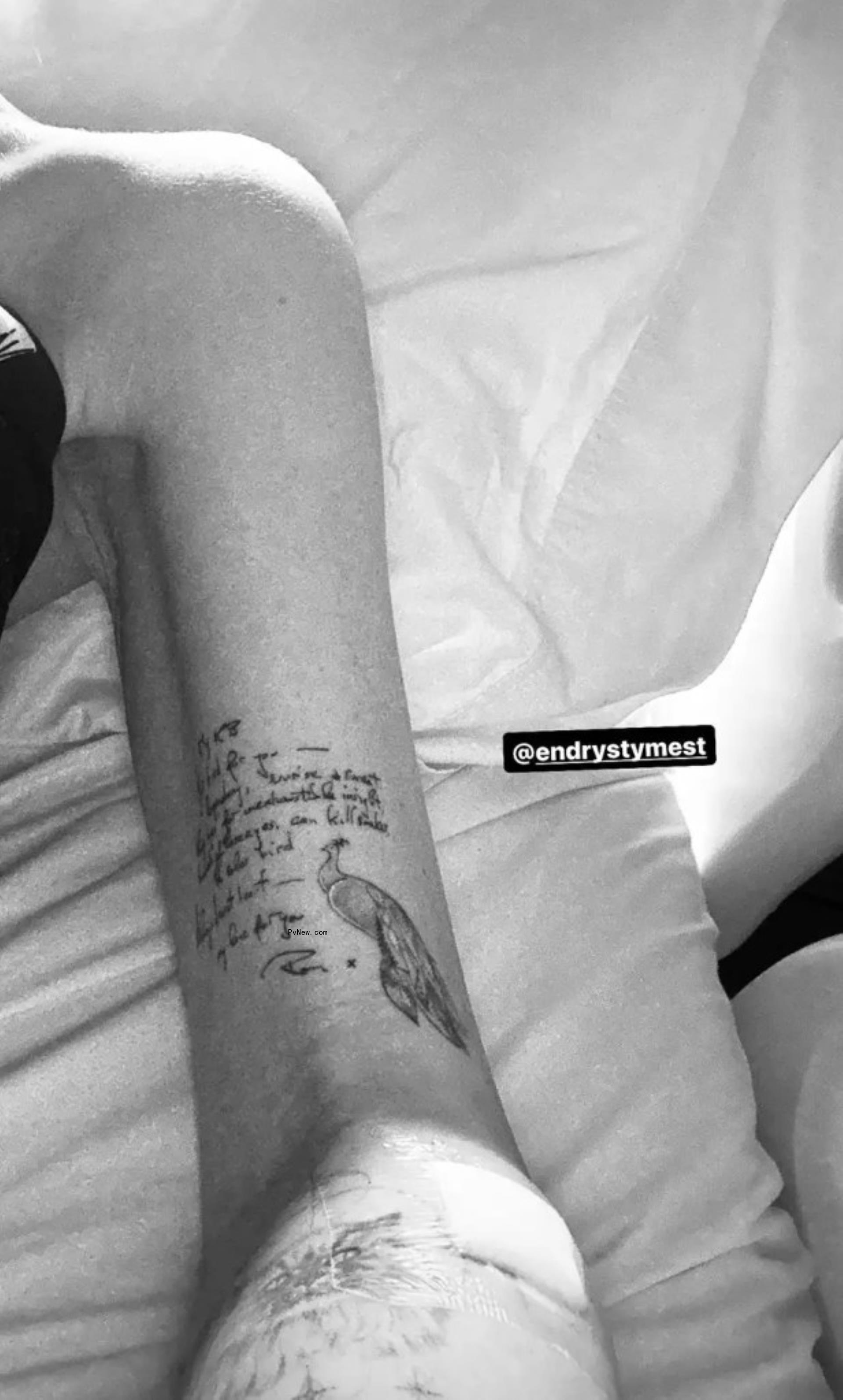 Kate Beckinsale tattoo dedicated to her father.