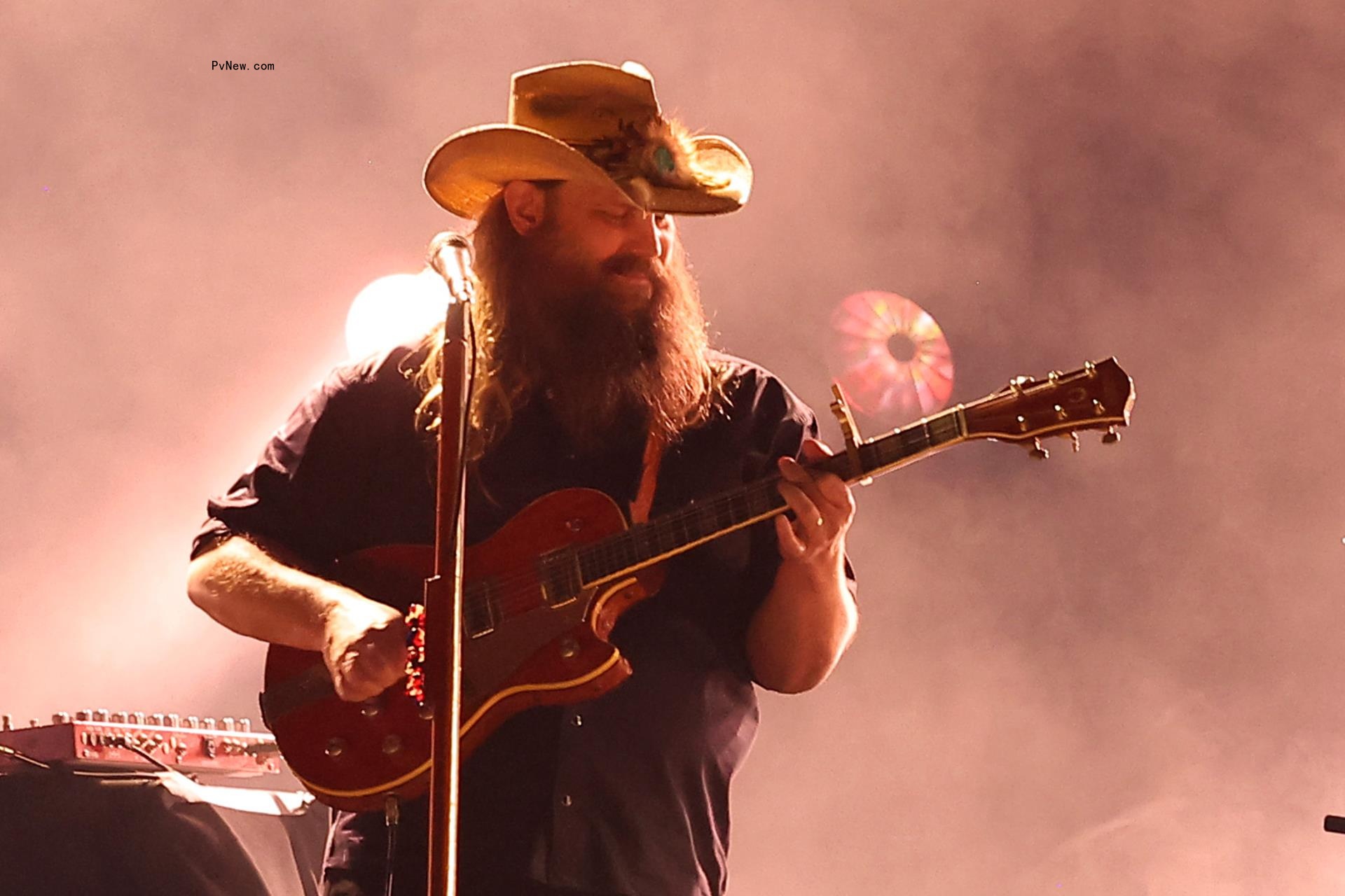Chris Stapleton to Perform at First ‘Jimmy Kimmel Live’ Outdoor Stage Co<i></i>ncert in Four Years