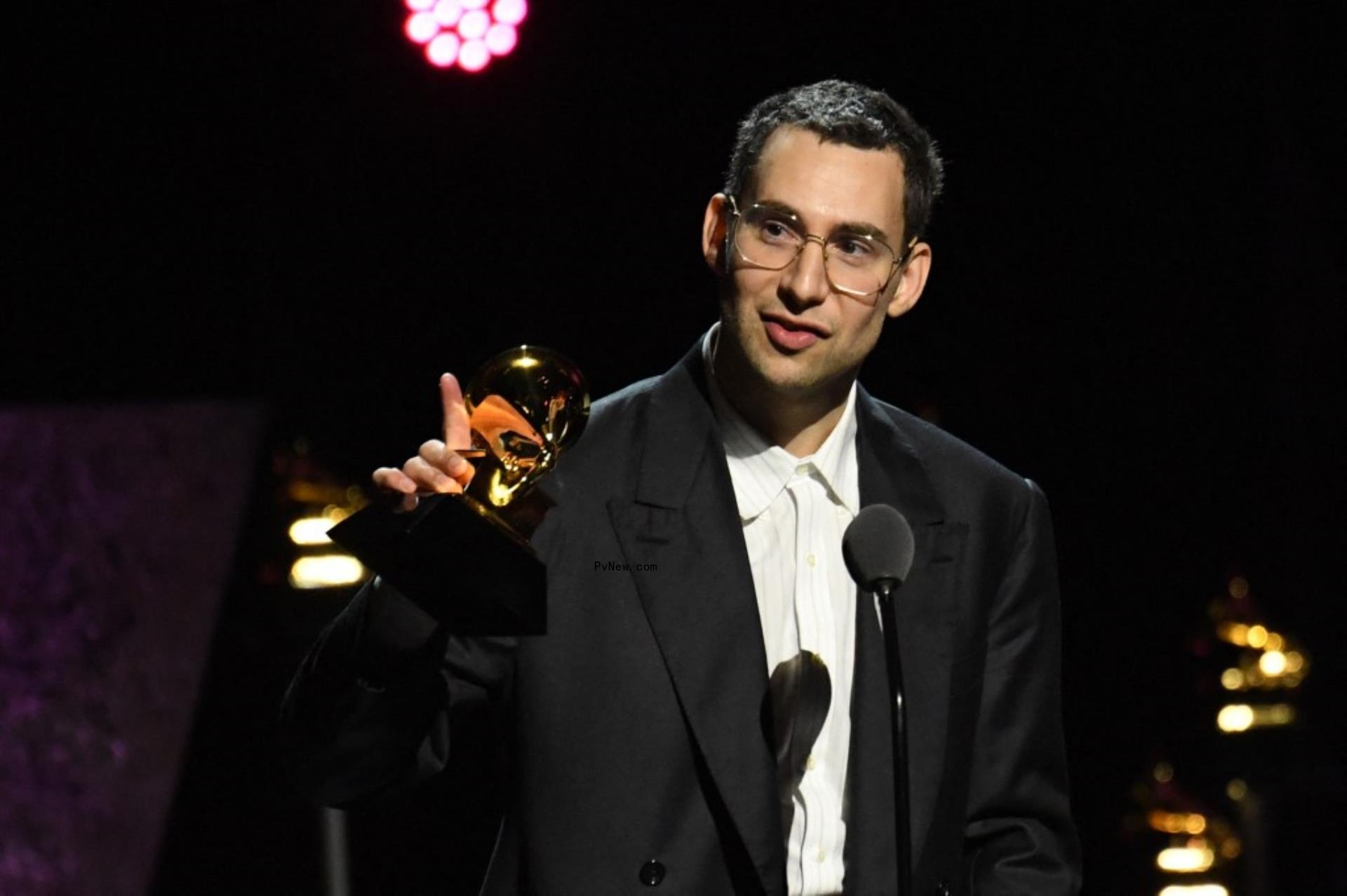 Jack Anto<i></i>noff accepts Grammy Award. 