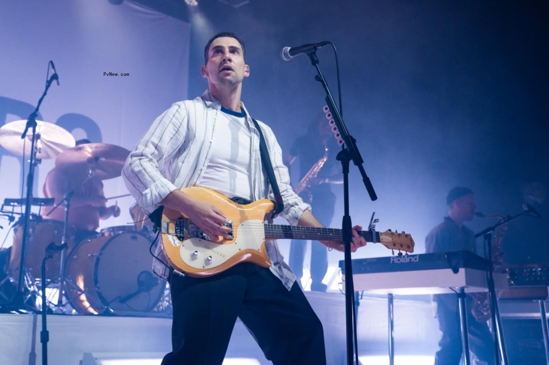 Jack Anto<i></i>noff performs onstage.