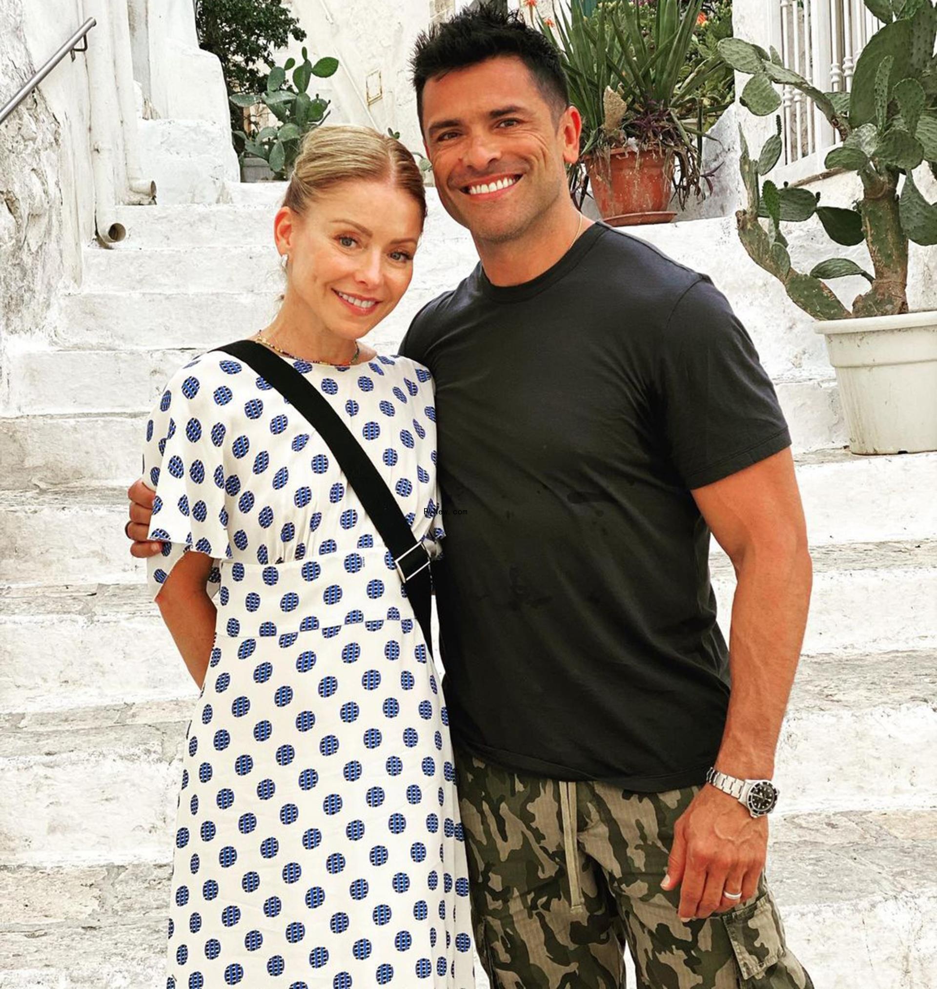 Kelly Ripa and Mark Consuelos