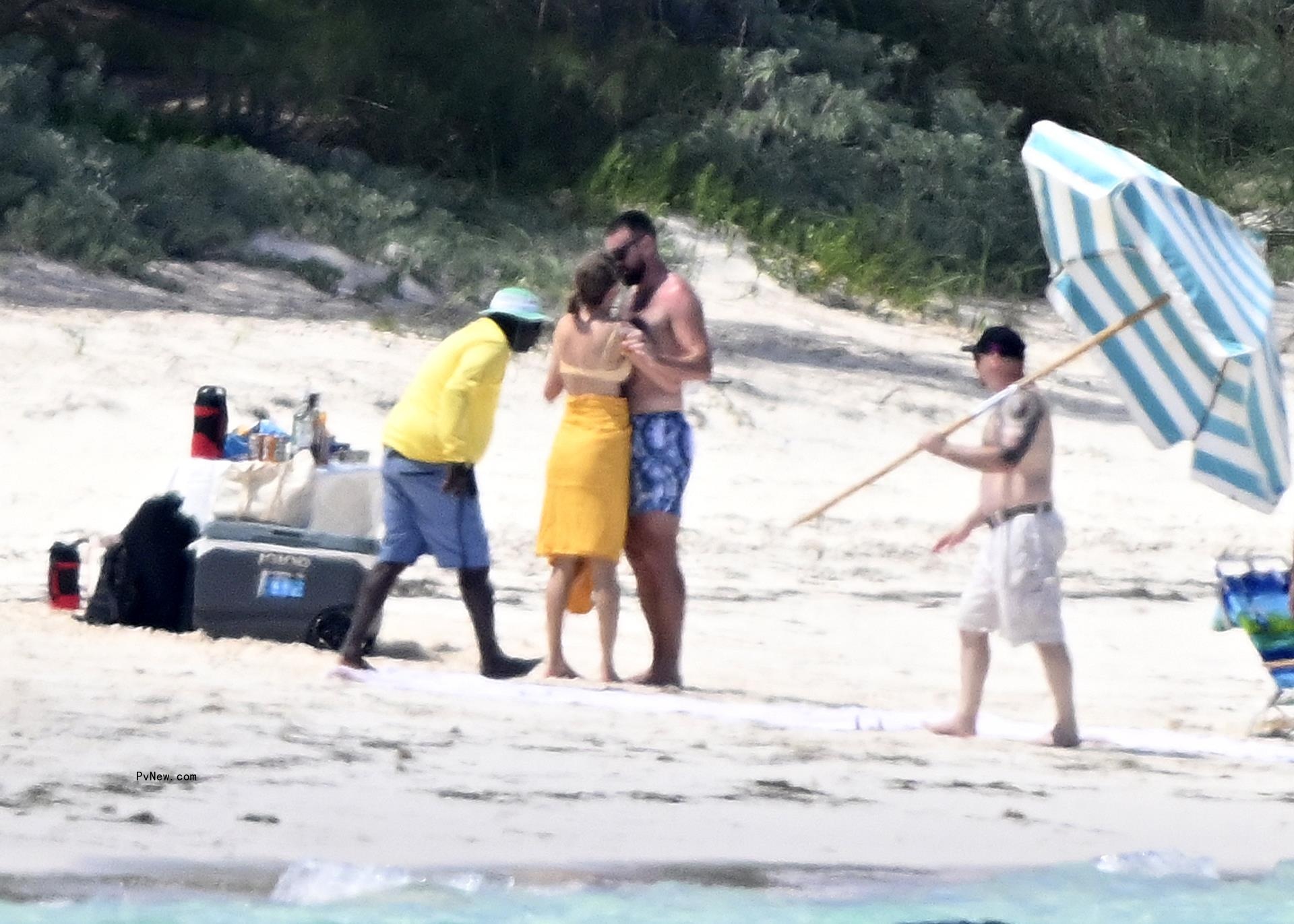 Travis Kelce and Taylor Swift in the Bahamas.
