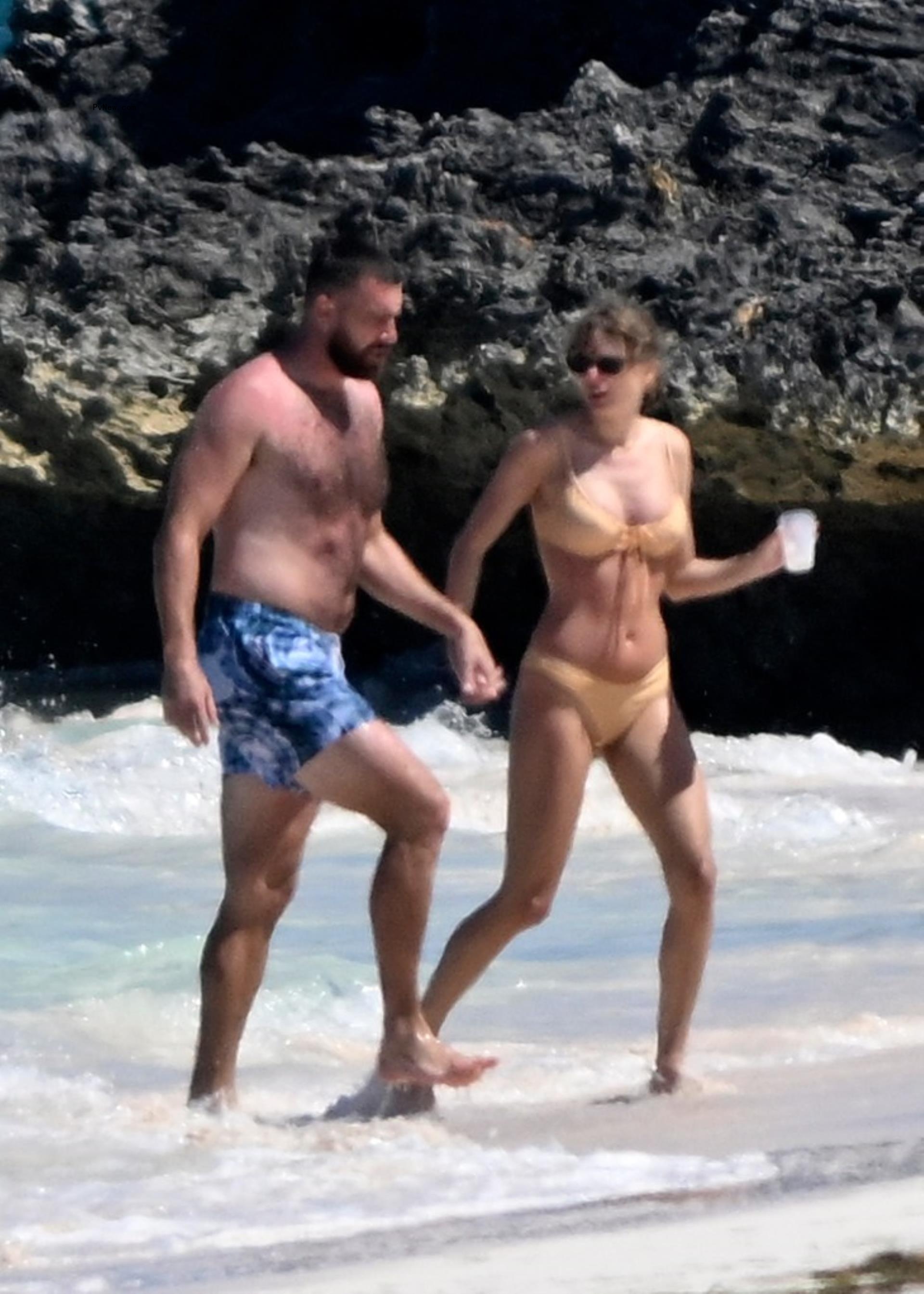 taylor swift travis kelce bahamas