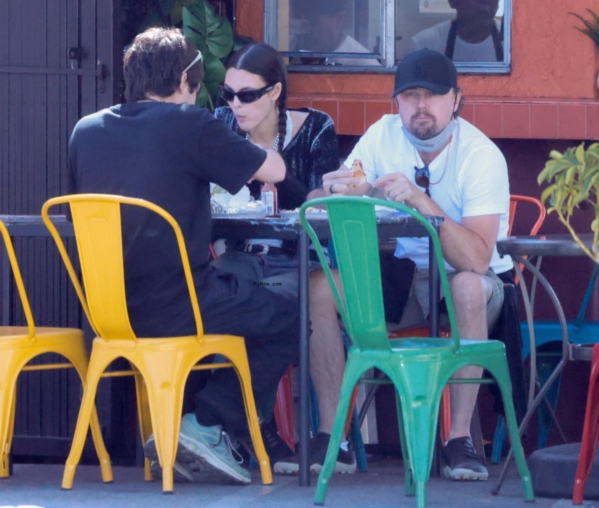 Leo<i></i>nardo DiCaprio and Vittoria Ceretti getting lunch at Yuca's in Los Angeles. 